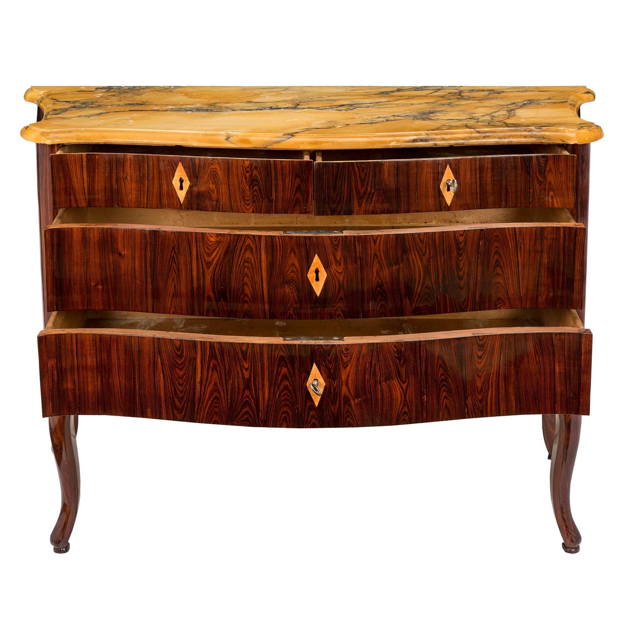 Italian 18th Century Louis XV Period Rosewood and Maplewood Chest In Good Condition For Sale In West Palm Beach, FL
