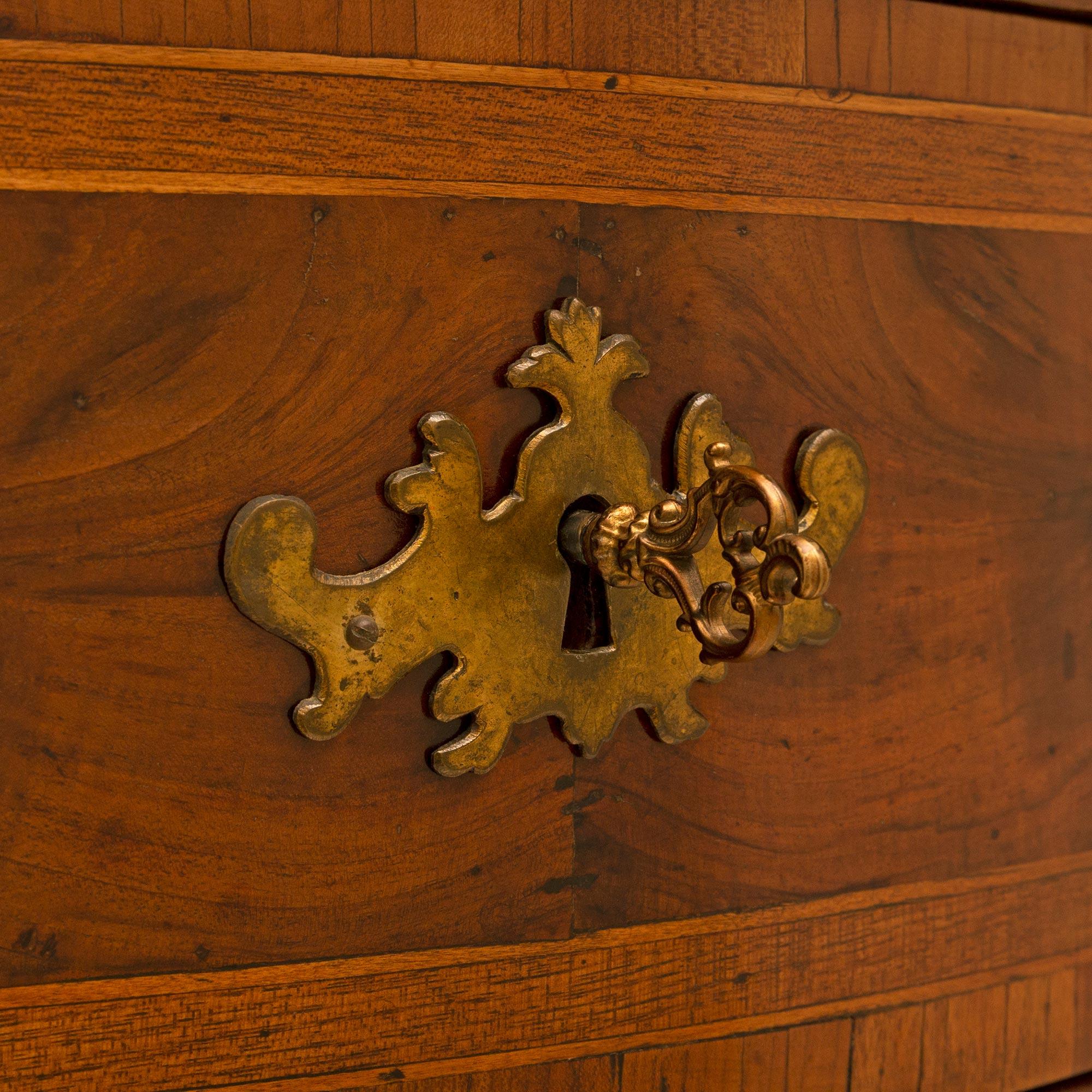 Italian 18th Century Louis XV Period Two Drawer Walnut Bombe Commode For Sale 1