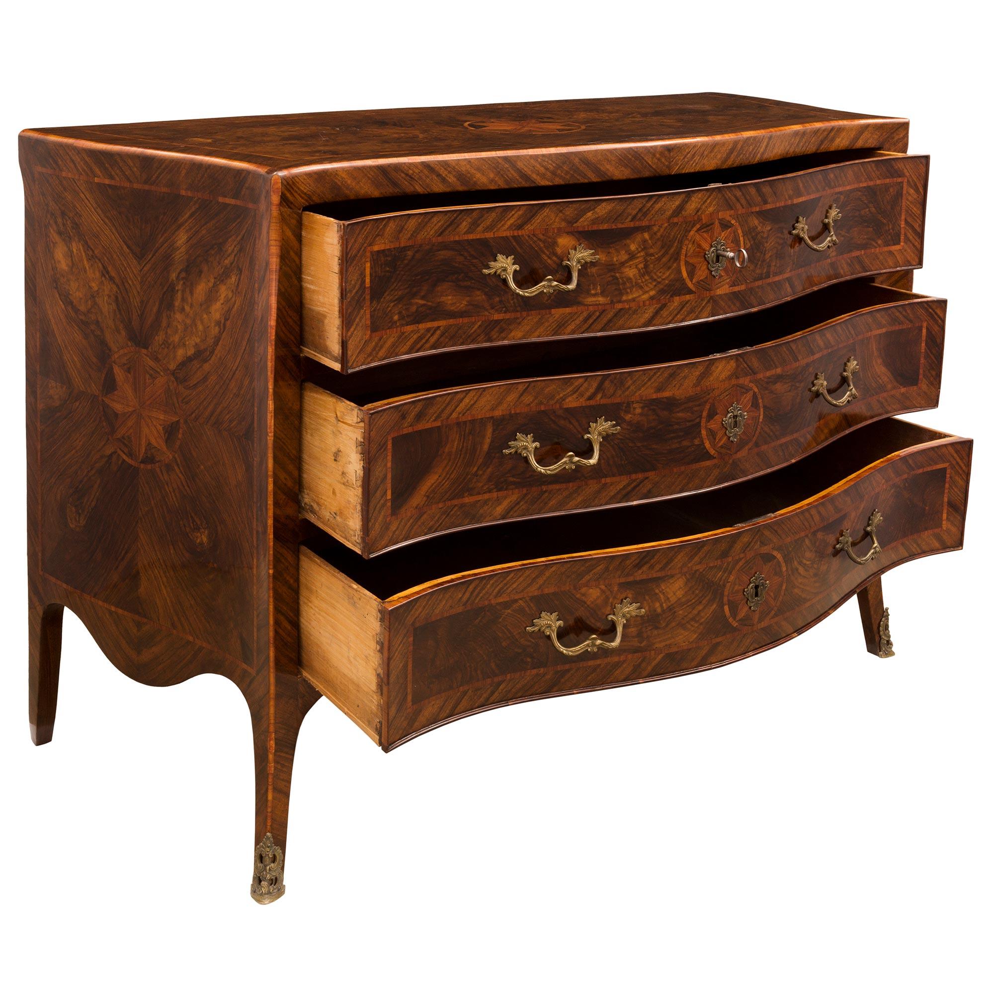 Italian 18th Century Louis XV Period Walnut His and Her Commodes In Good Condition For Sale In West Palm Beach, FL
