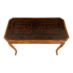 Italienischer Schreibtisch aus Nussbaum, Rosenholz und Knochen aus der Zeit Ludwigs XV. des 18. Jahrhunderts