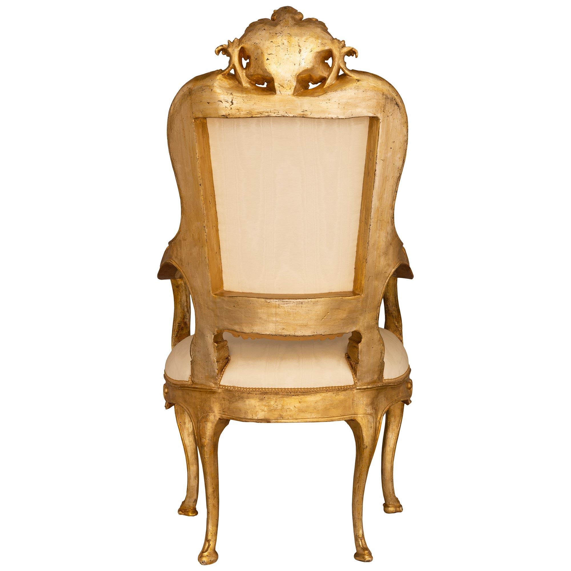 Fauteuil italien Louis XV St. Mecca du 18ème siècle, de Naples en vente 6