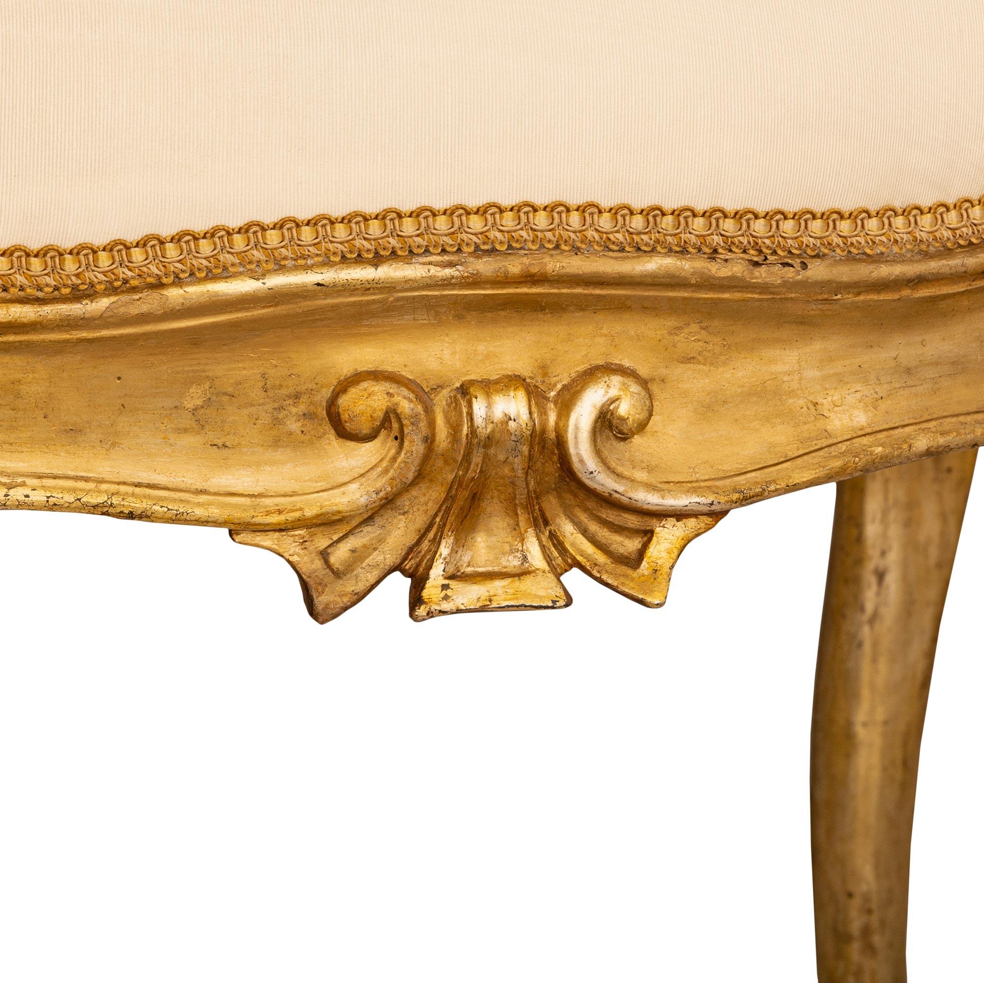 Fauteuil italien Louis XV St. Mecca du 18ème siècle, de Naples en vente 4