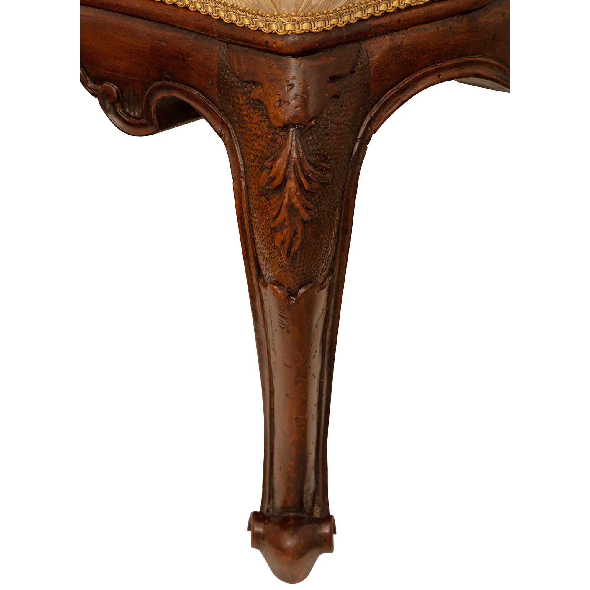 Set of four Italian 18th century Louis XV st. Walnut armchairs. For Sale 5