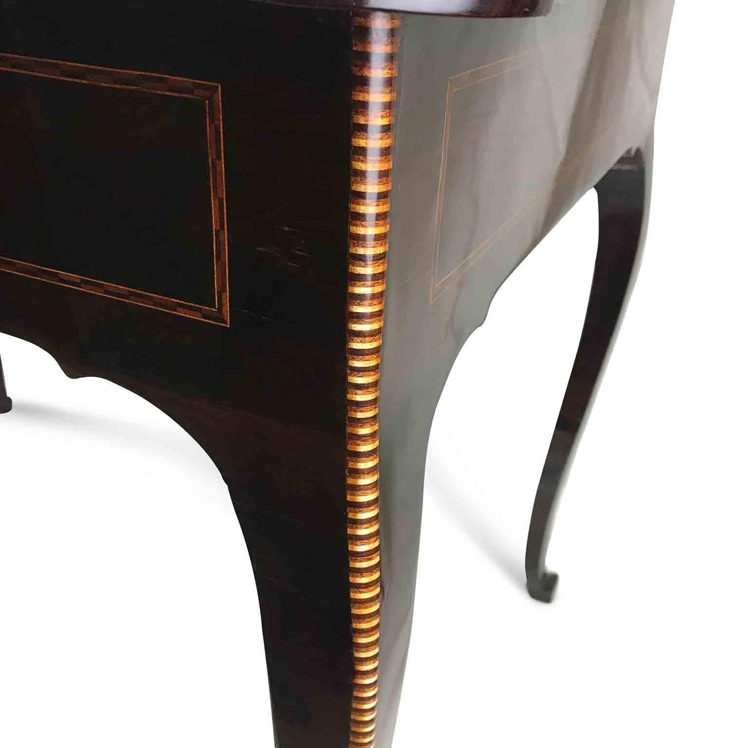 Italienischer Louis XV.-Schreibtisch aus Palisanderholz mit Intarsien aus dem 18. Jahrhundert im Angebot 6