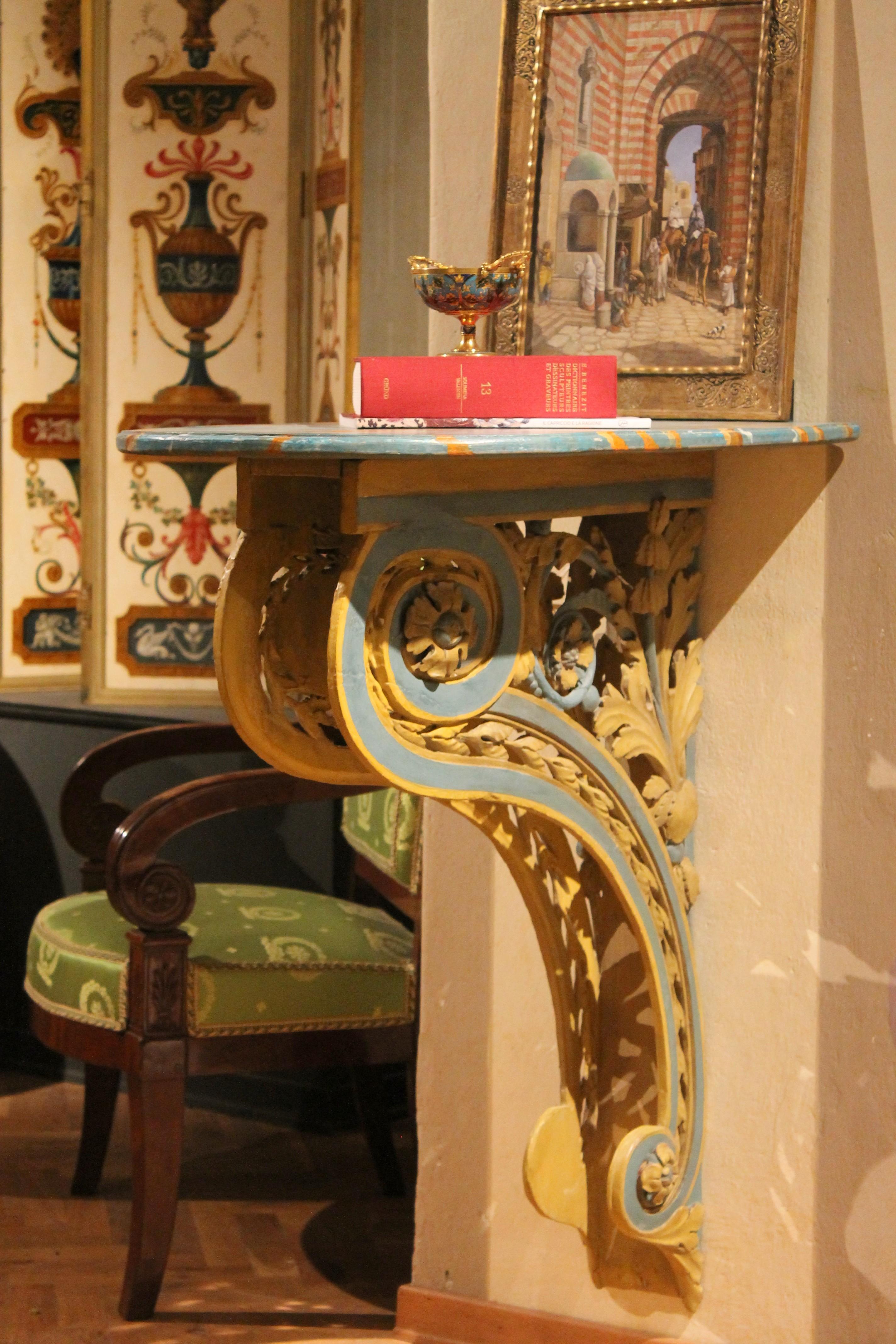 Italian 18th Century Louis XVI Carved and Lacquer Wall Mounted Console Tables For Sale 4