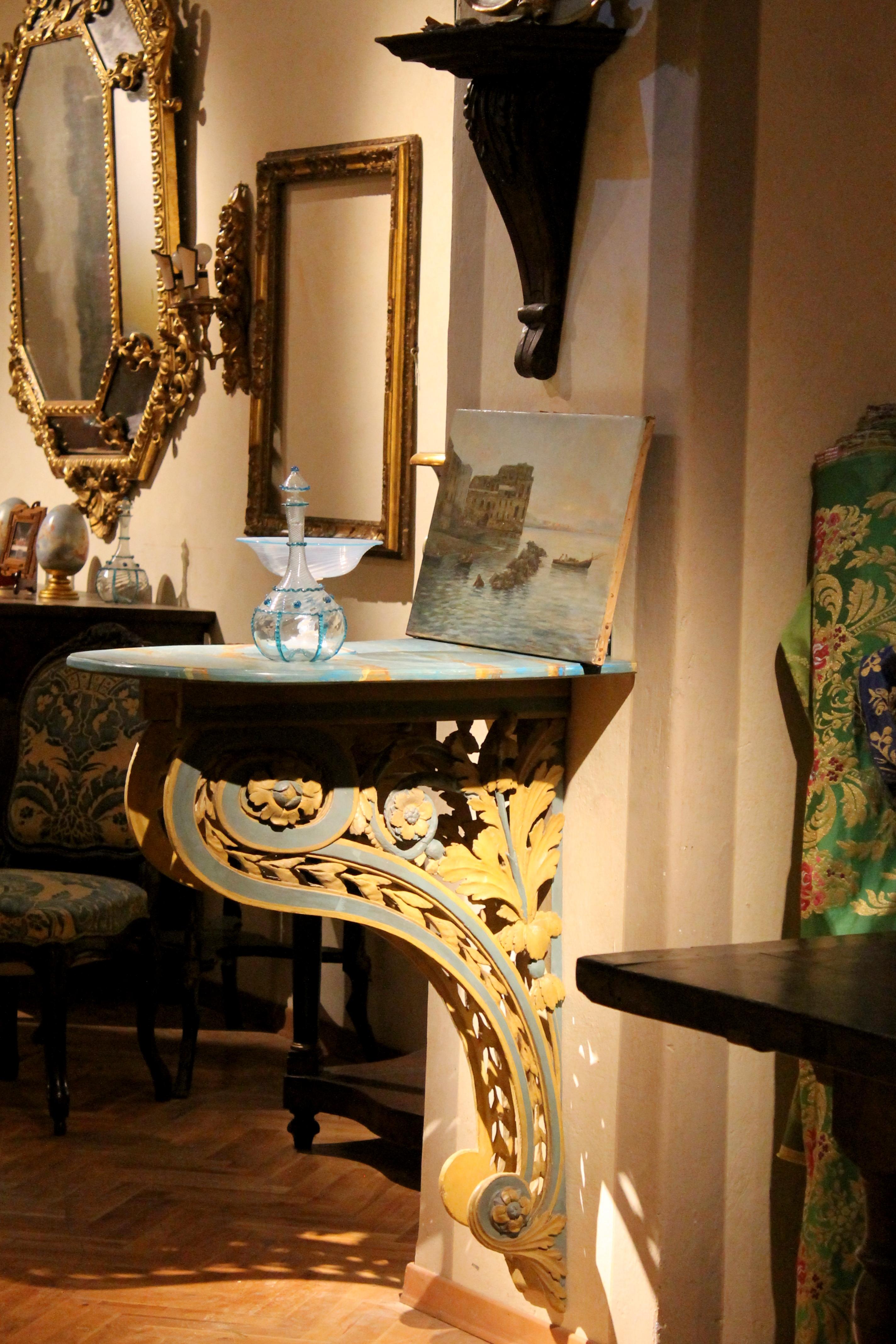 Italian 18th Century Louis XVI Carved and Lacquer Wall Mounted Console Tables In Good Condition For Sale In Firenze, IT