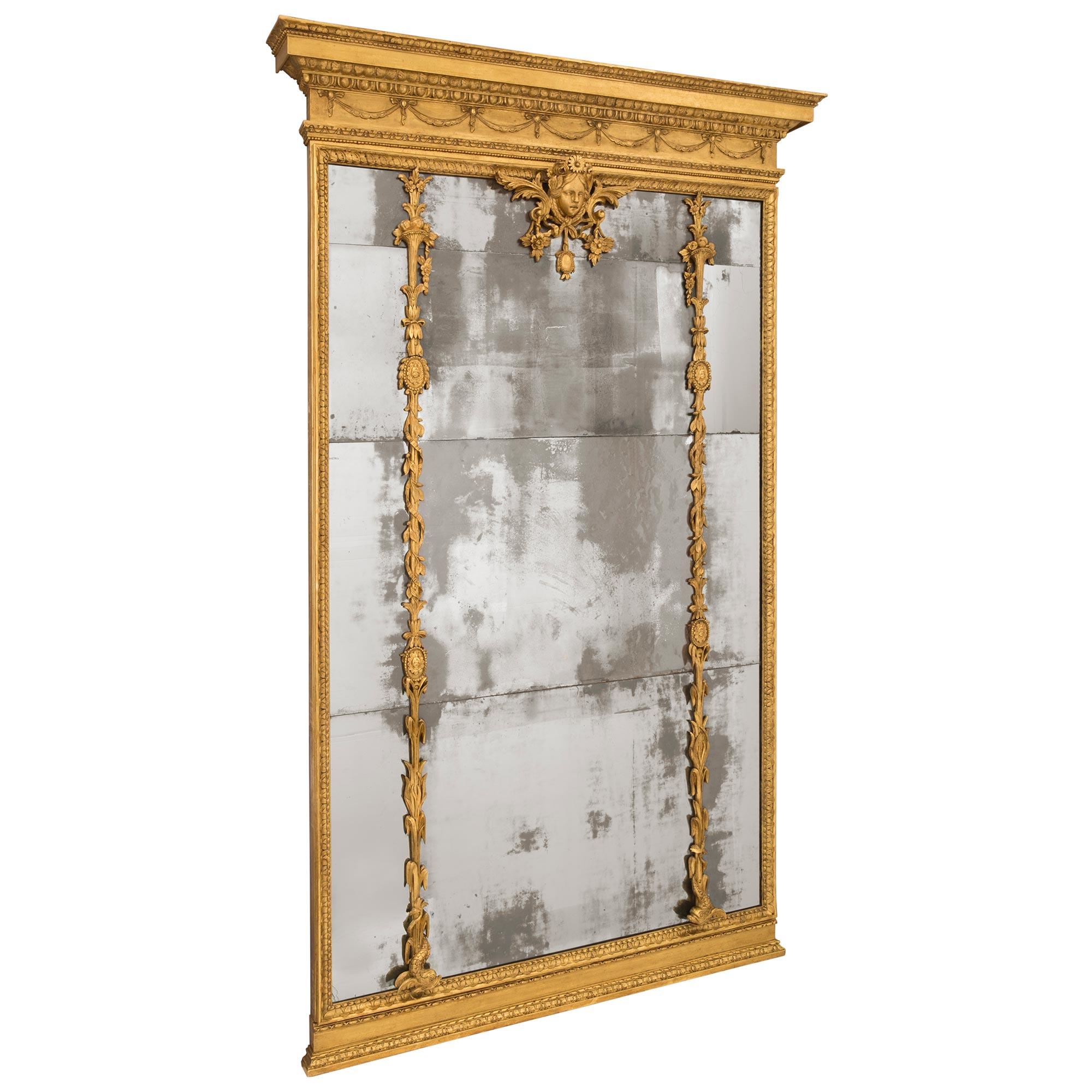 Miroir italien en bois doré d'époque Louis XVI du 18ème siècle Bon état - En vente à West Palm Beach, FL