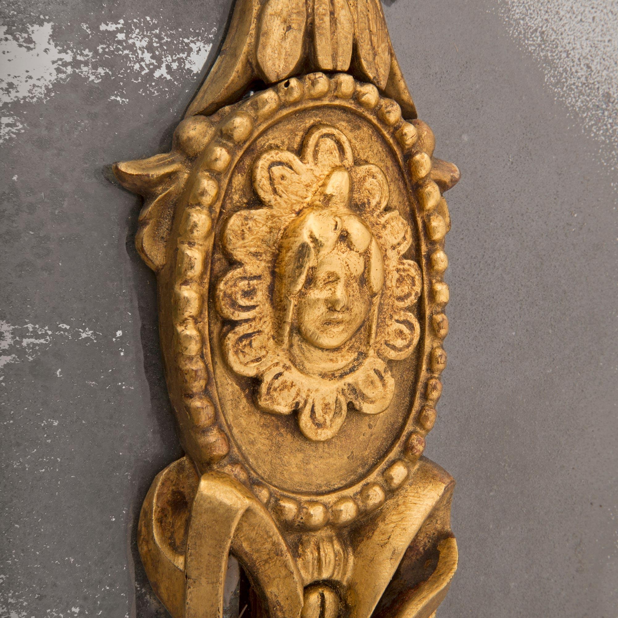Miroir italien en bois doré d'époque Louis XVI du 18ème siècle en vente 1