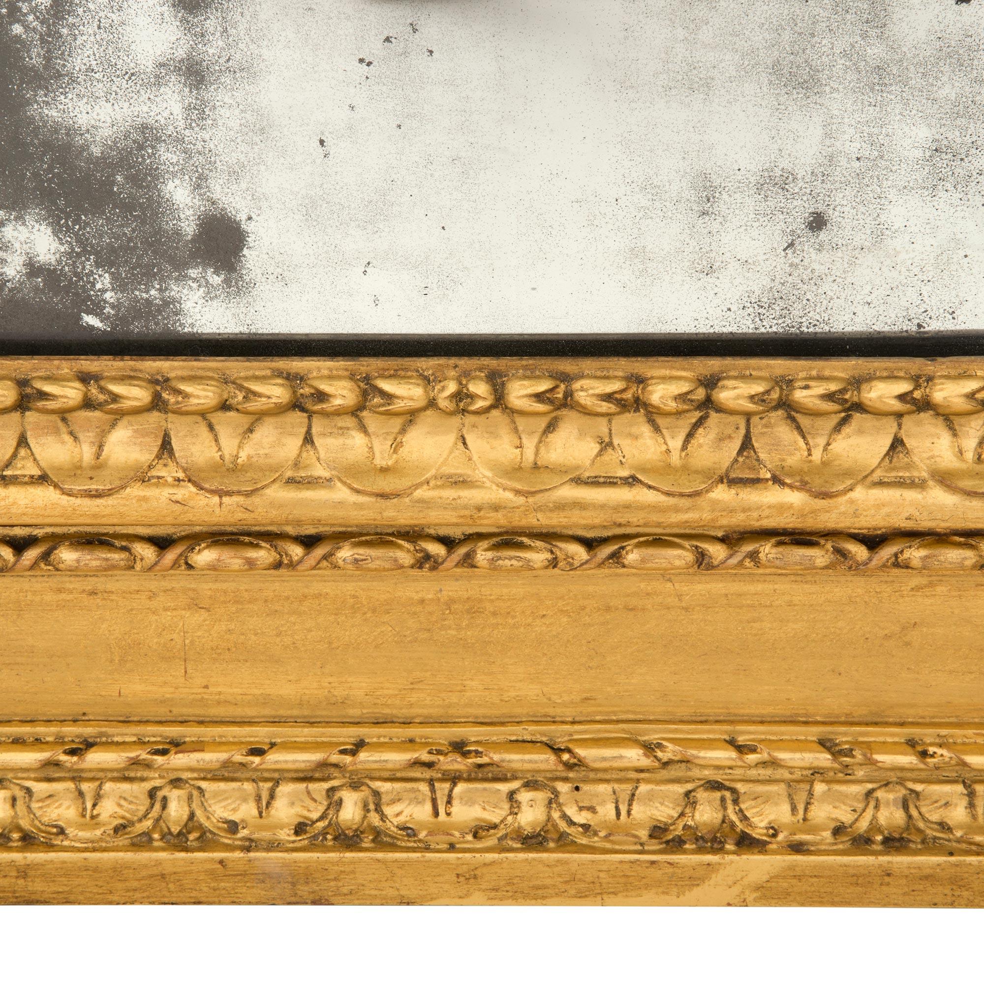 Miroir italien en bois doré d'époque Louis XVI du 18ème siècle en vente 4