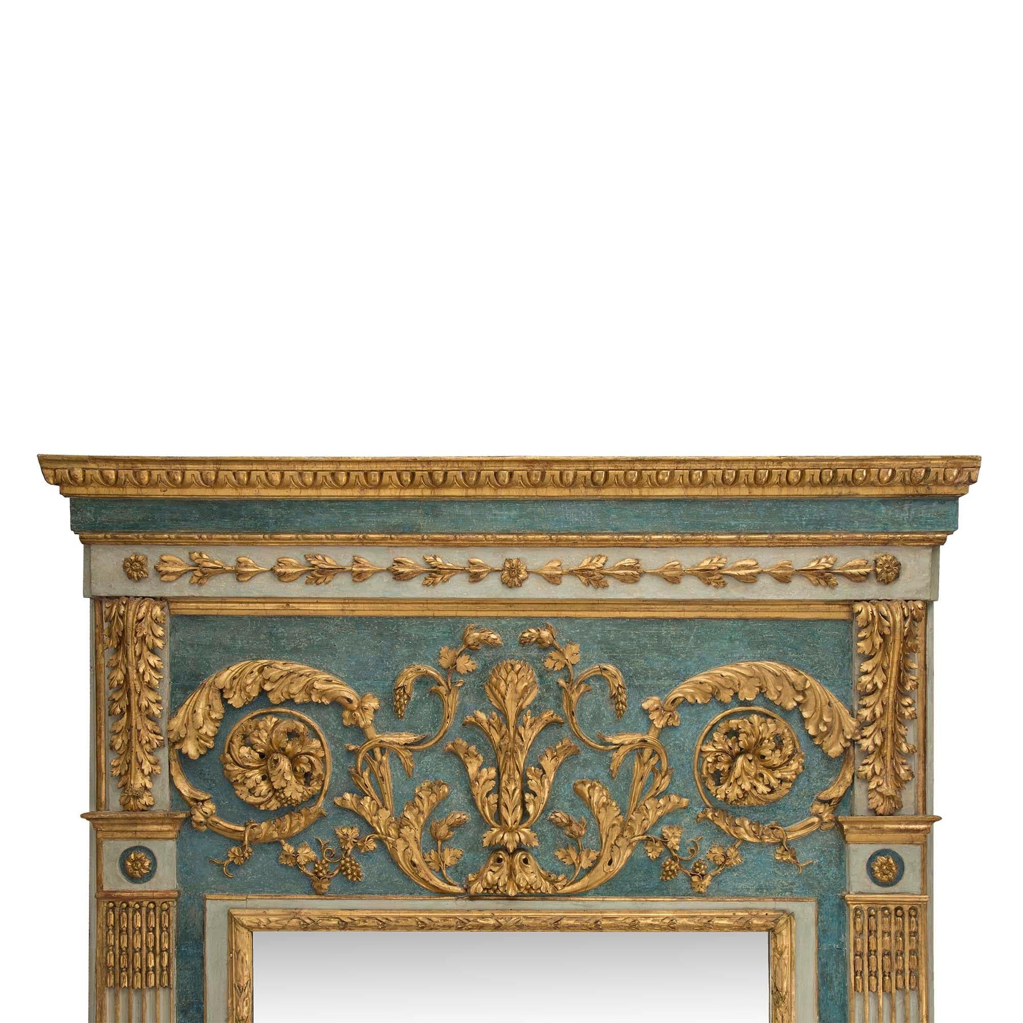 Italian 18th Century Louis XVI Period Giltwood Trumeau In Good Condition For Sale In West Palm Beach, FL