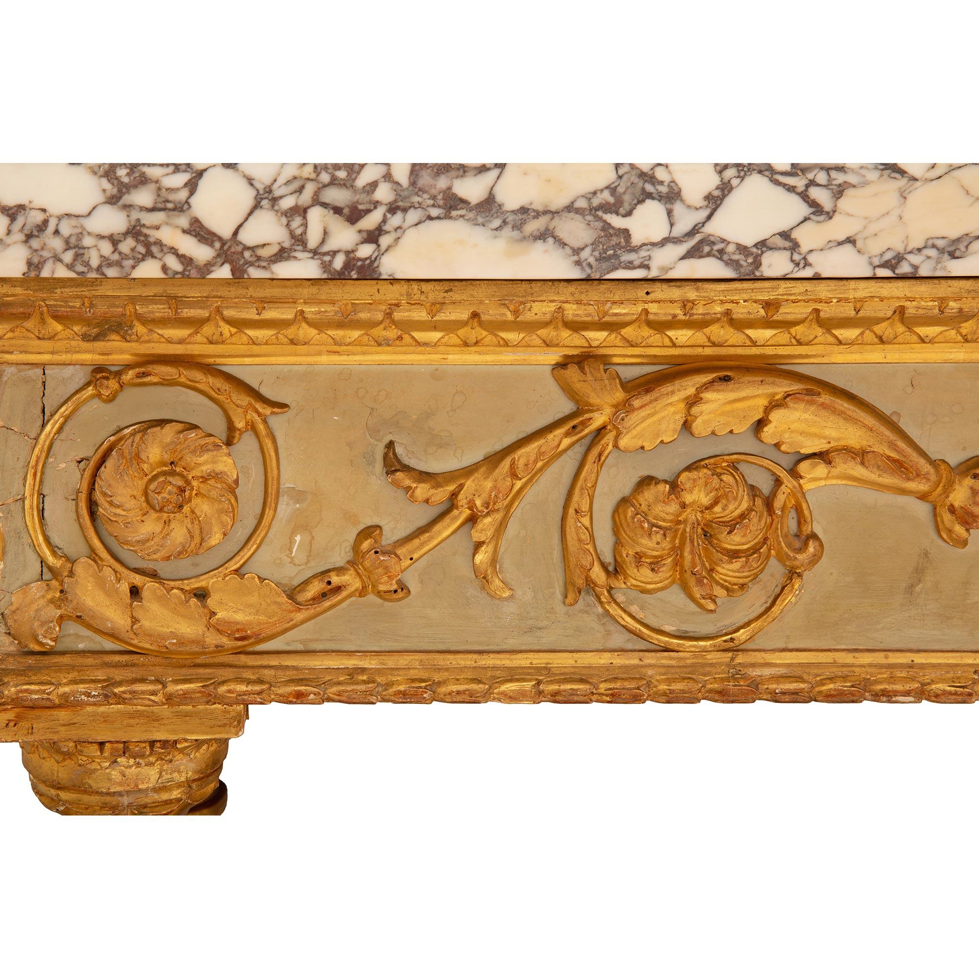Marbre Console italienne d'époque Louis XVI du 18ème siècle en bois patiné et doré en vente