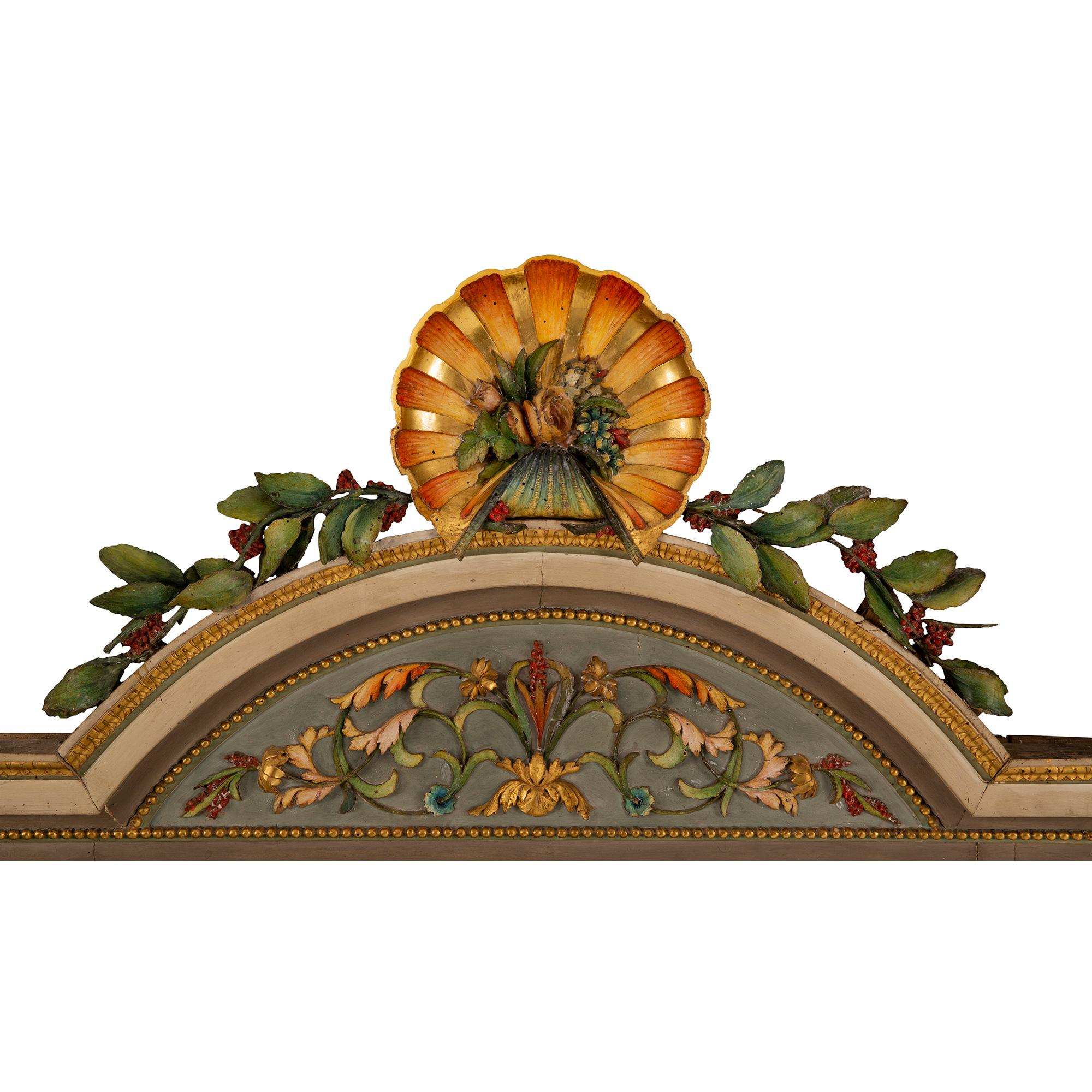 Italienischer Spiegel aus patiniertem und vergoldetem Holz aus Mailand, 18. Jahrhundert, Louis XVI.-Periode im Zustand „Gut“ im Angebot in West Palm Beach, FL