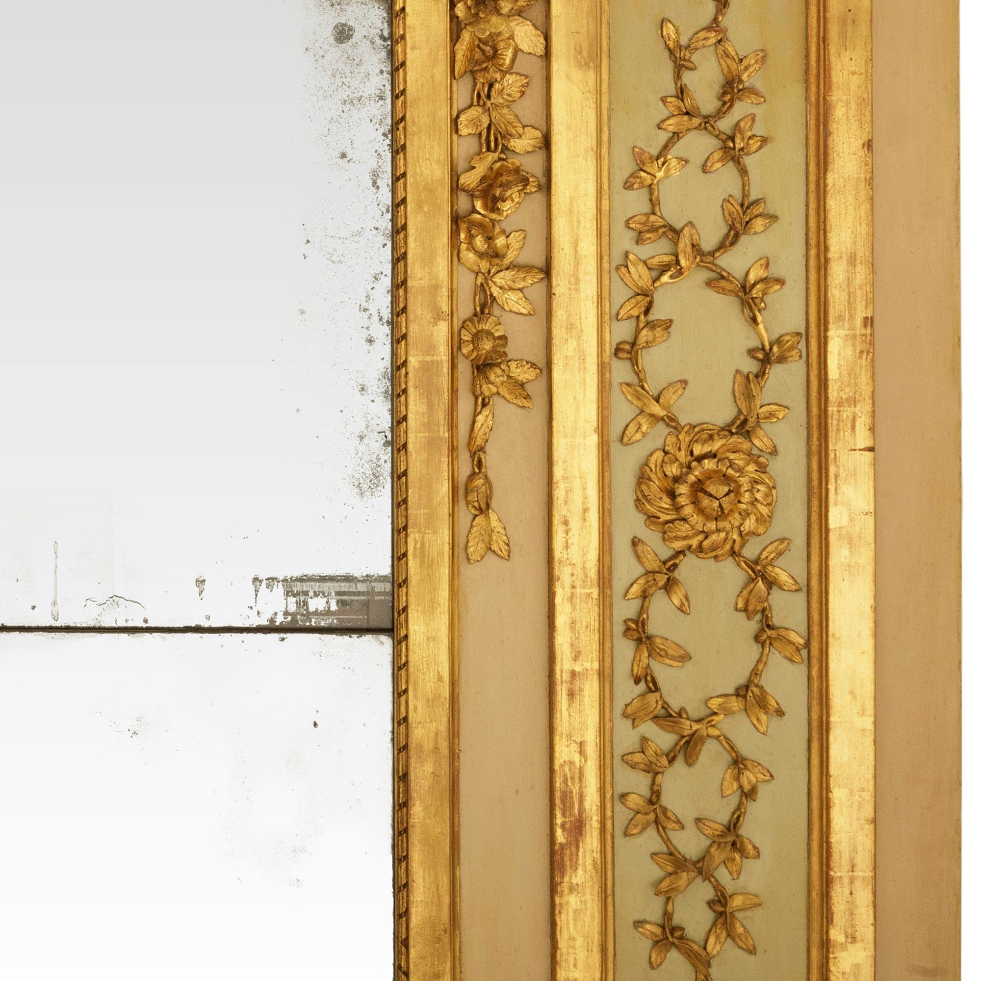Miroir à trumeau en bois et bois doré patiné d'époque Louis XVI italien du 18e siècle en vente 2