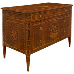 Commode italienne d'époque Louis XVI du 18ème siècle en noyer et marqueterie de tulipier