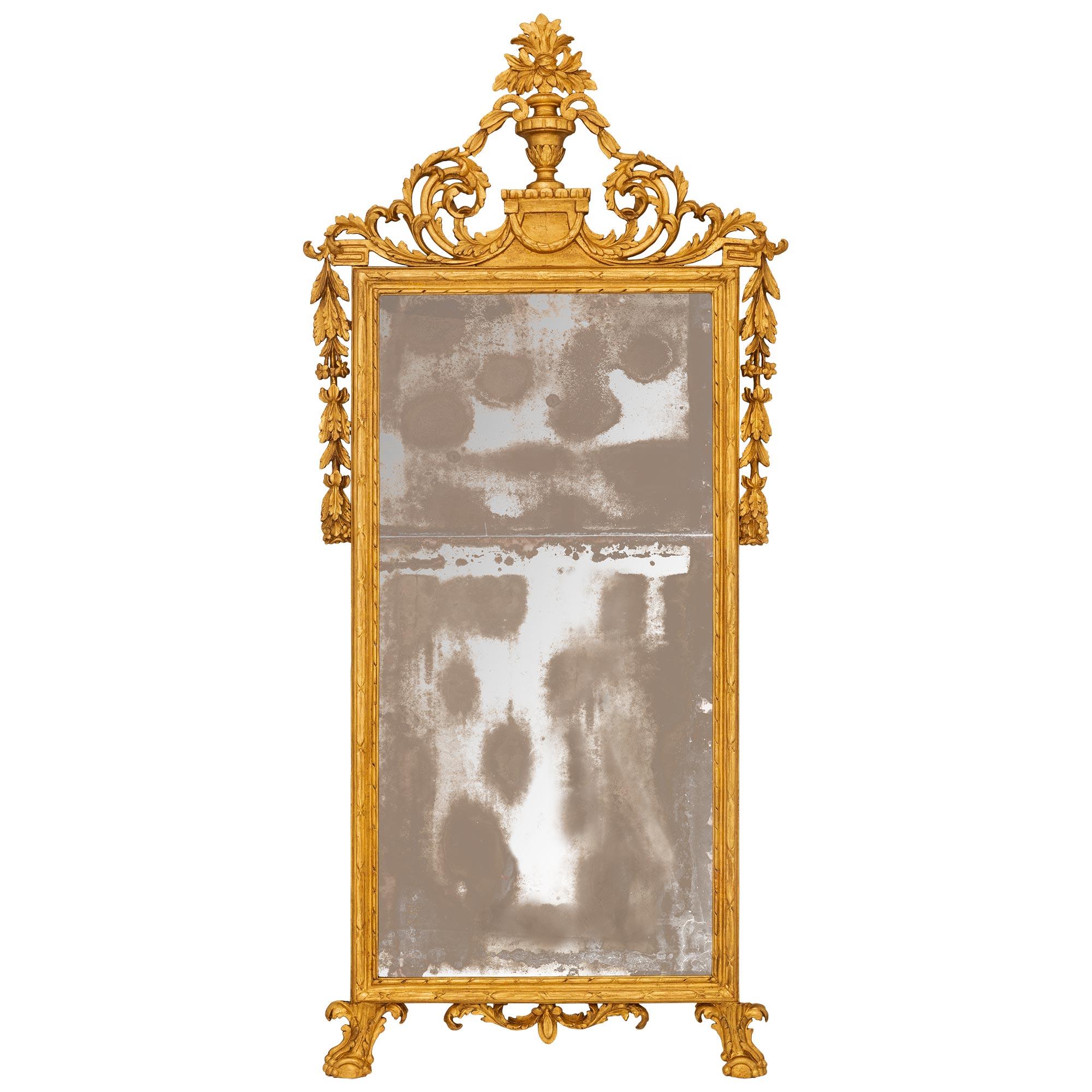 Italian 18th Century Louis XVI St. Giltwood Mirror For Sale 5
