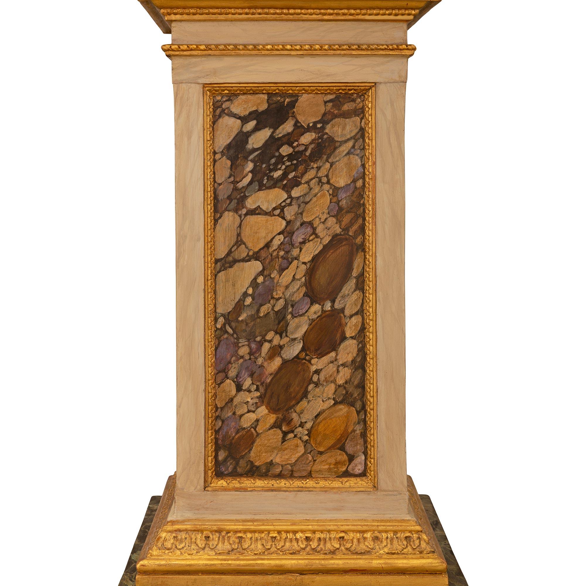 Italian 18th Century Neo-Classical St. Giltwood Floor Lamp For Sale 1