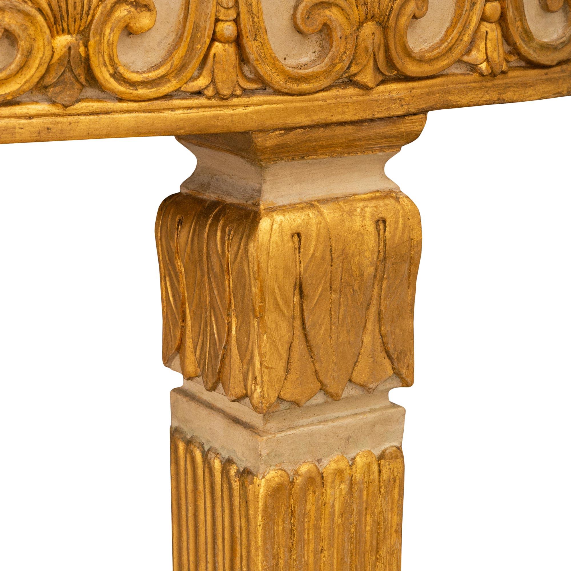 Italienische neoklassizistische Konsole aus dem 18. Louis XVI Periode patinierte Wood Wood Konsole (18. Jahrhundert und früher) im Angebot