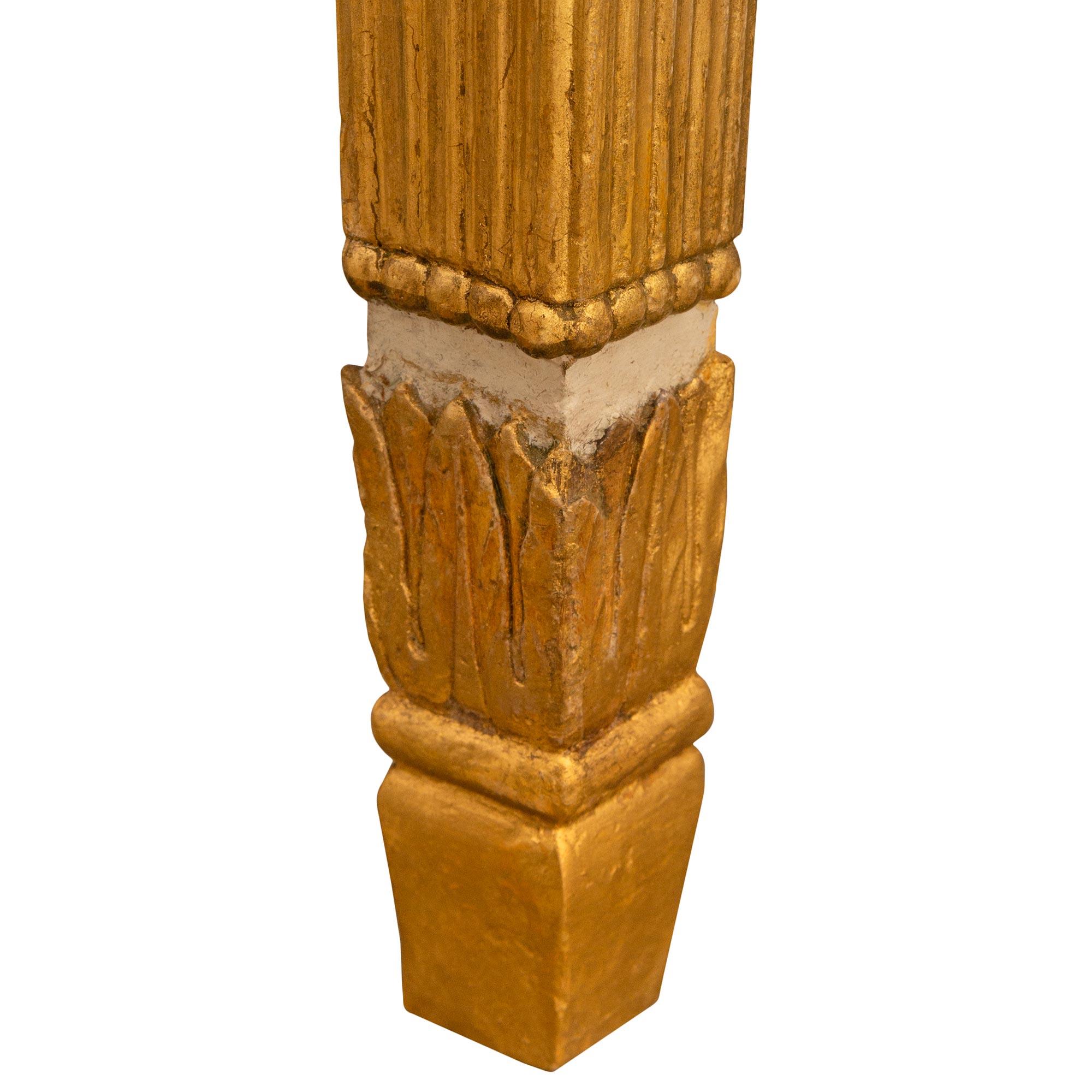 Italienische neoklassizistische Konsole aus dem 18. Louis XVI Periode patinierte Wood Wood Konsole (Marmor) im Angebot