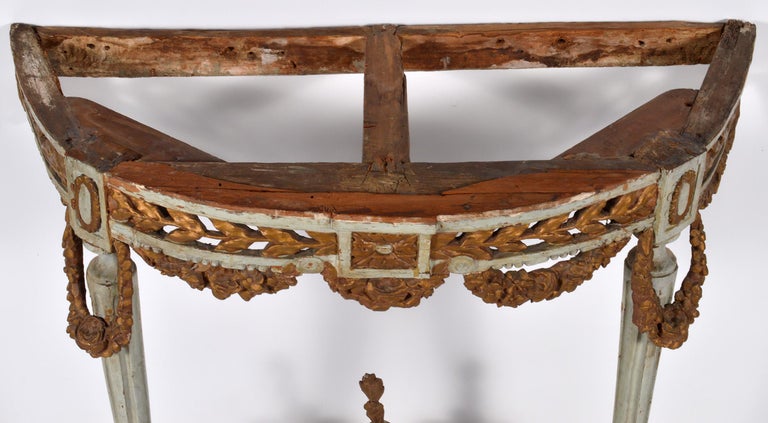 Italian 18th Century Neoclassical Marble Top Paint and Parcel Gilt Console Table In Fair Condition In Ft. Lauderdale, FL