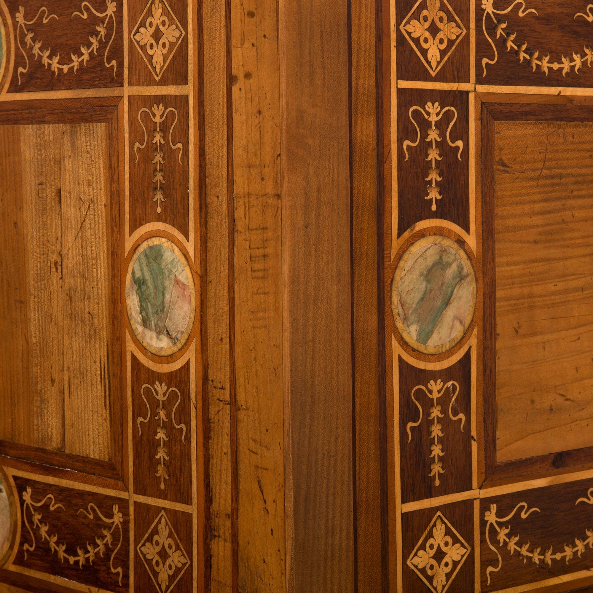 Italian 18th Century Neoclassical Period Walnut Chest For Sale 3