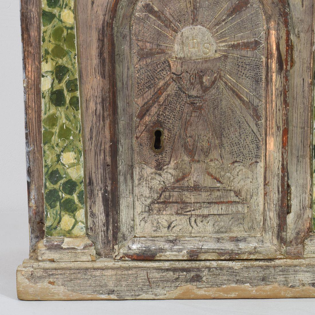 Italian 18th Century Neoclassical Silvered And Painted Wooden Tabernacle For Sale 5