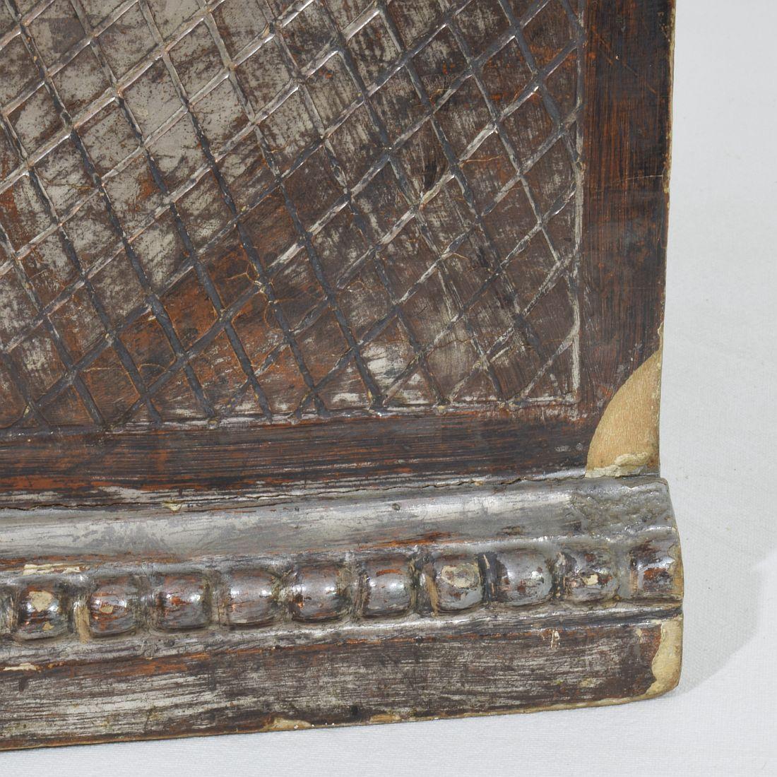 Italienischer neoklassizistischer, versilberter, geschnitzter Holzsockel aus dem 18. Jahrhundert  im Angebot 8
