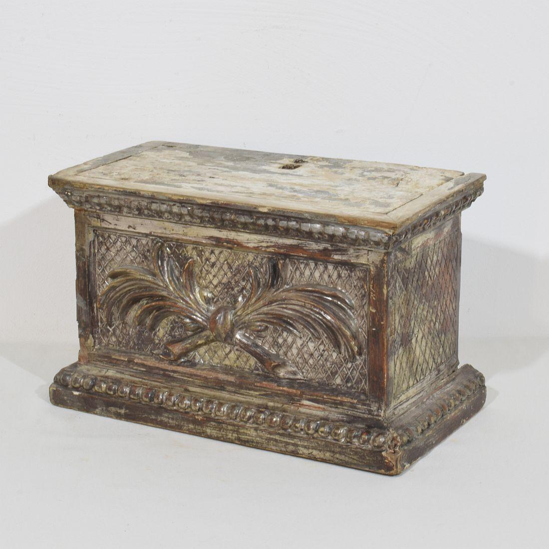 Néoclassique Piédestal néoclassique italien du 18ème siècle en bois sculpté et argenté en vente