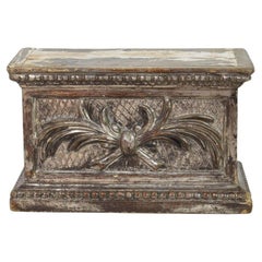 Italian 18th Century Neoclassical Silvered Carved Wooden Pedestal 