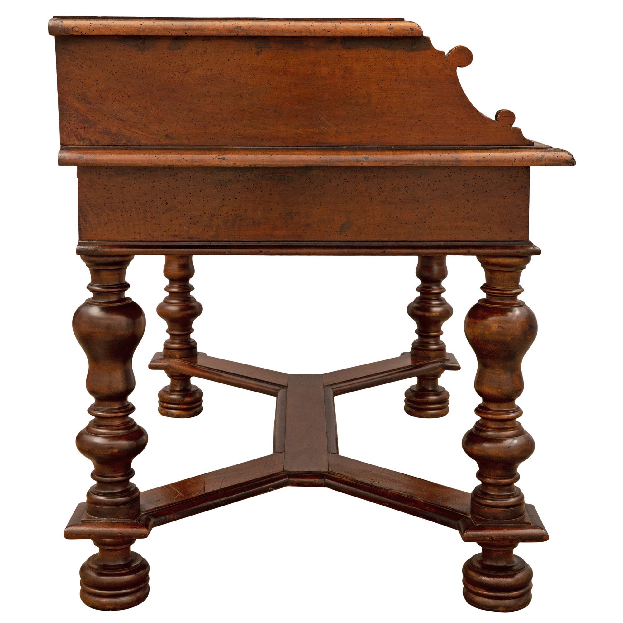 Italian 18th Century Northern Italian Walnut Desk In Good Condition For Sale In West Palm Beach, FL