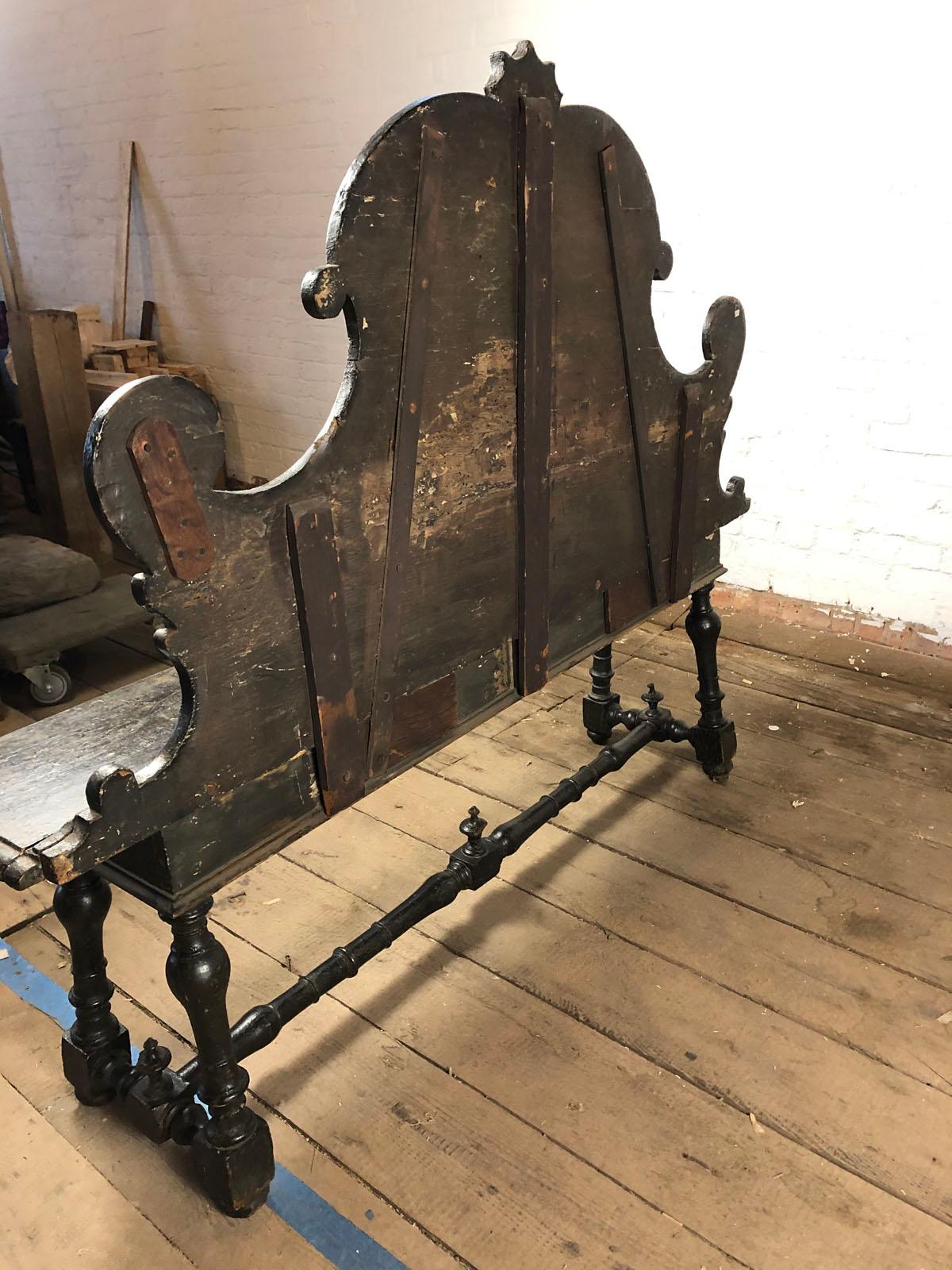 Italian 18th Century Painted Baroque Hall Bench For Sale 1