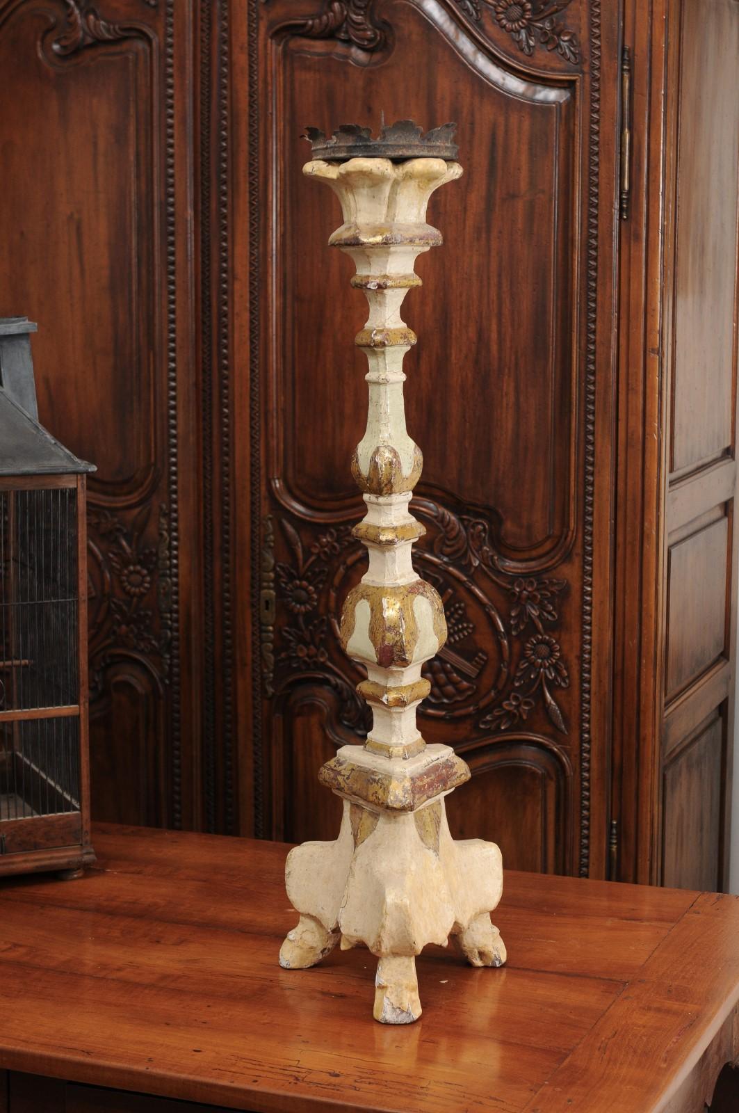Italian 18th Century Painted Wood Candlestick from Tuscany with Gilt Accents For Sale 1