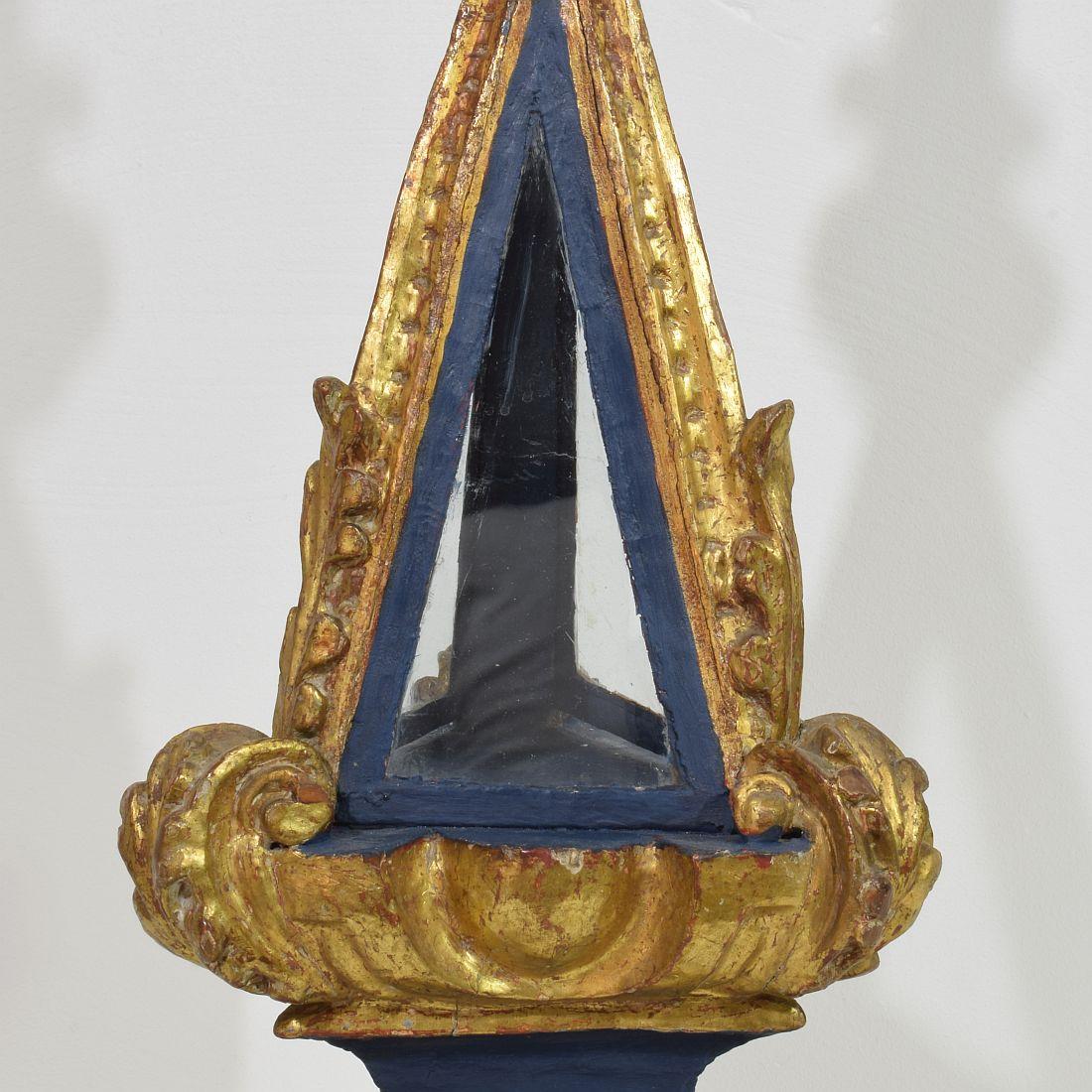 Paire de reliquaires baroques en bois sculpté italiens du XVIIIe siècle en vente 8