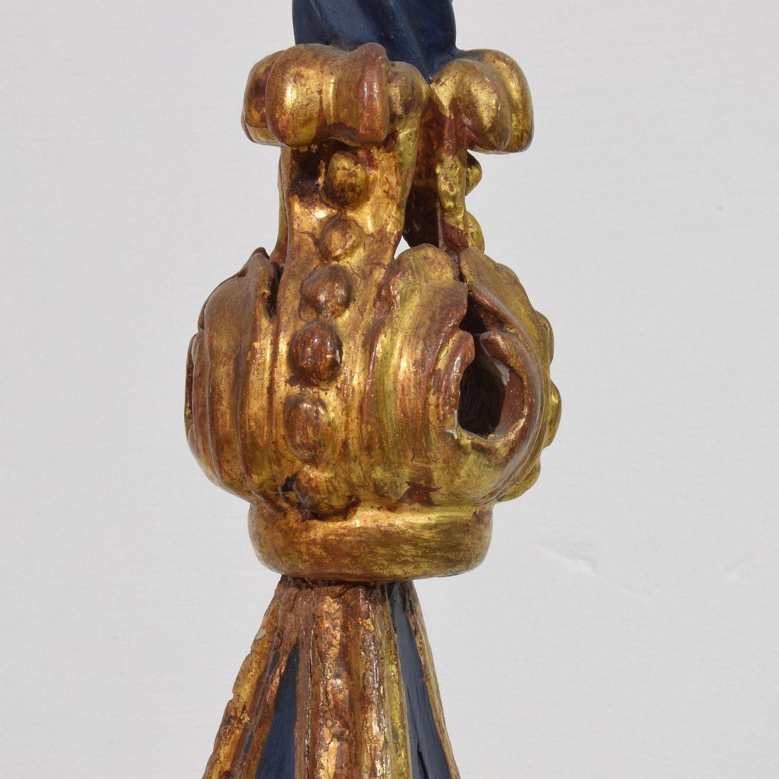 Paire de reliquaires baroques en bois sculpté italiens du XVIIIe siècle en vente 9