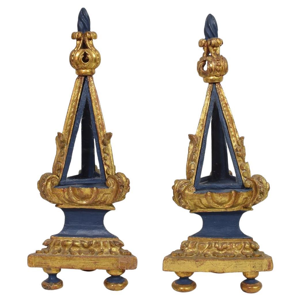 Paire de reliquaires baroques en bois sculpté italiens du XVIIIe siècle