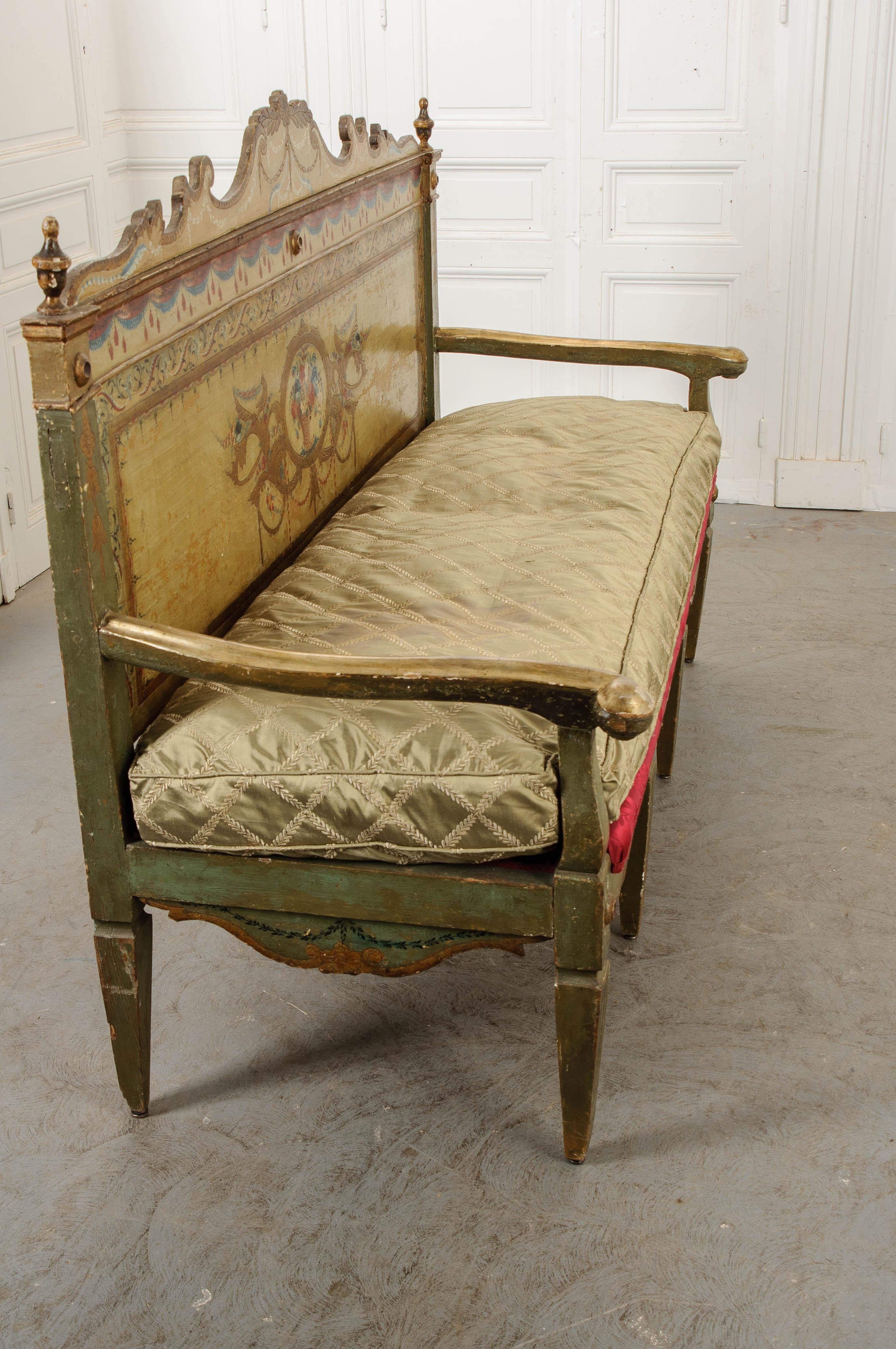 Other Italian 18th Century Parcel-Gilt and Painted Canapé For Sale