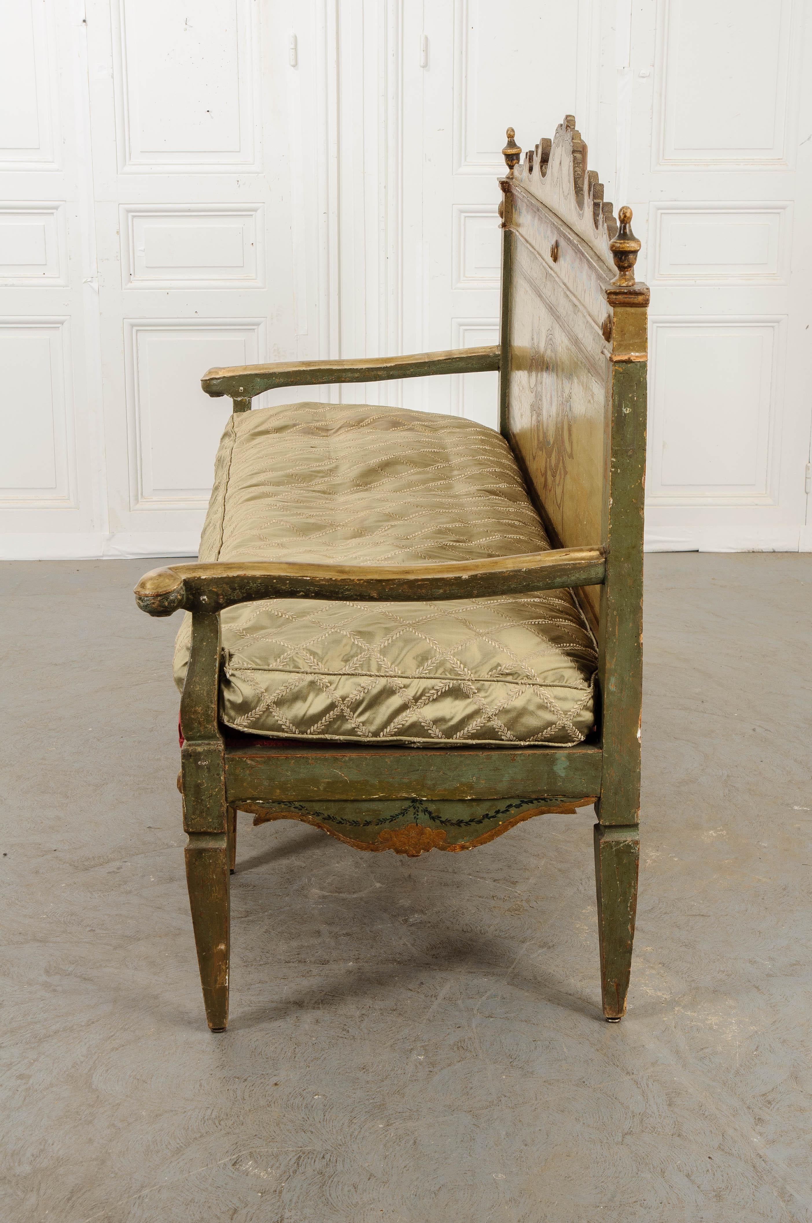 18th Century and Earlier Italian 18th Century Parcel-Gilt and Painted Canapé For Sale