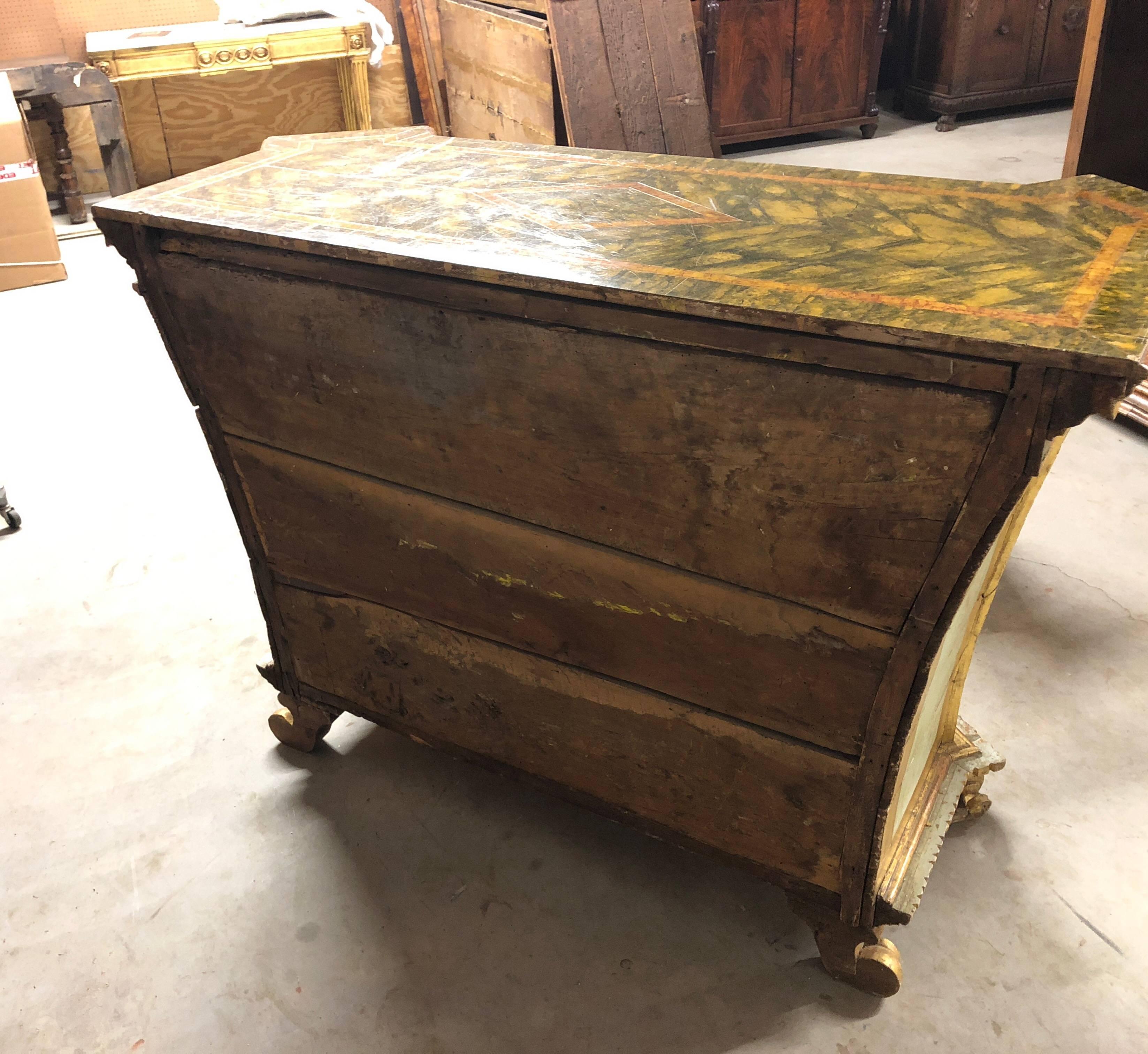 Italian 18th Century Parcel-Gilt and Painted Two-Door Cabinet In Good Condition For Sale In Natchez, MS