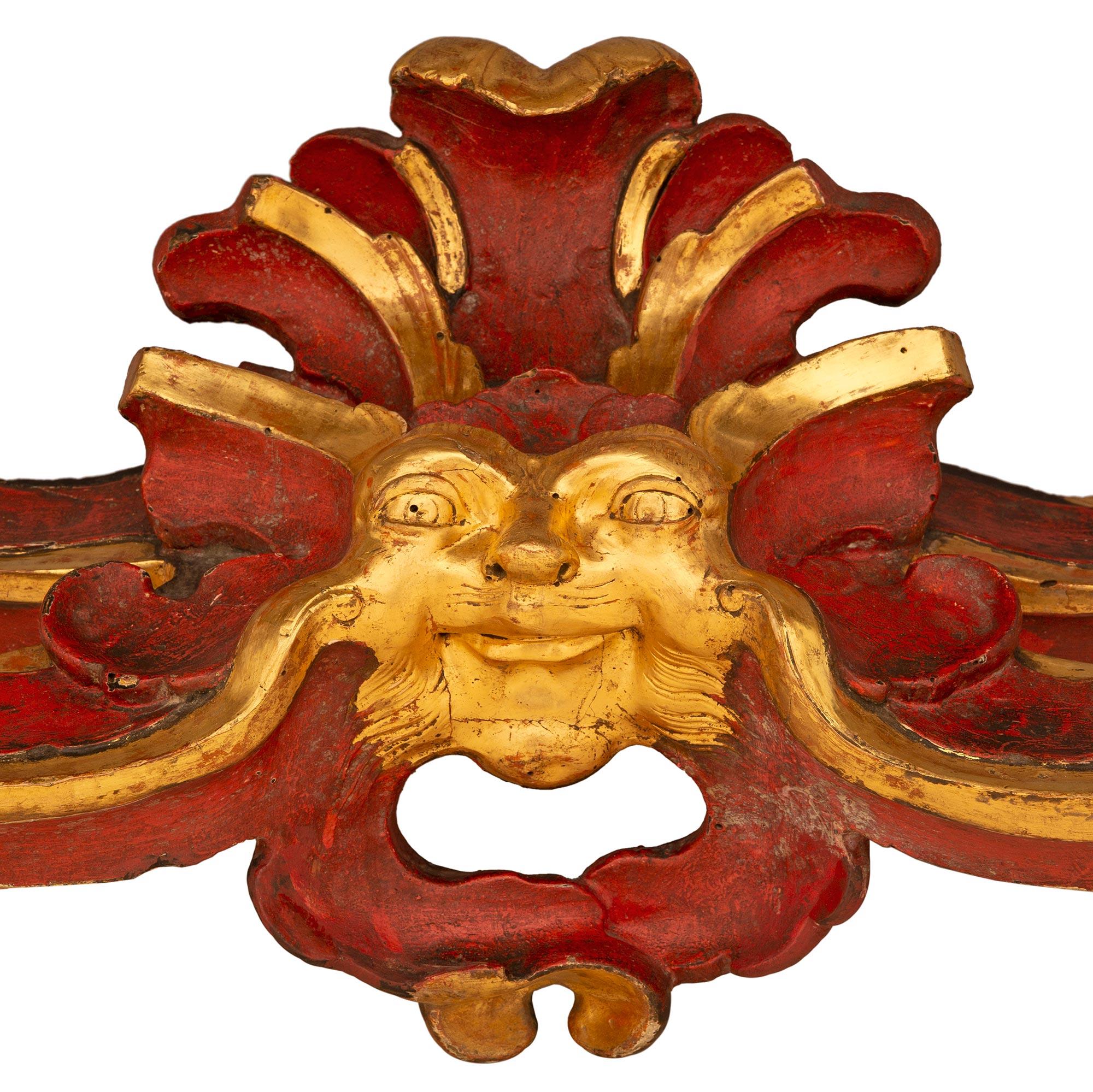 Console romaine italienne rouge polychrome et bois doré du 18ème siècle en vente 2