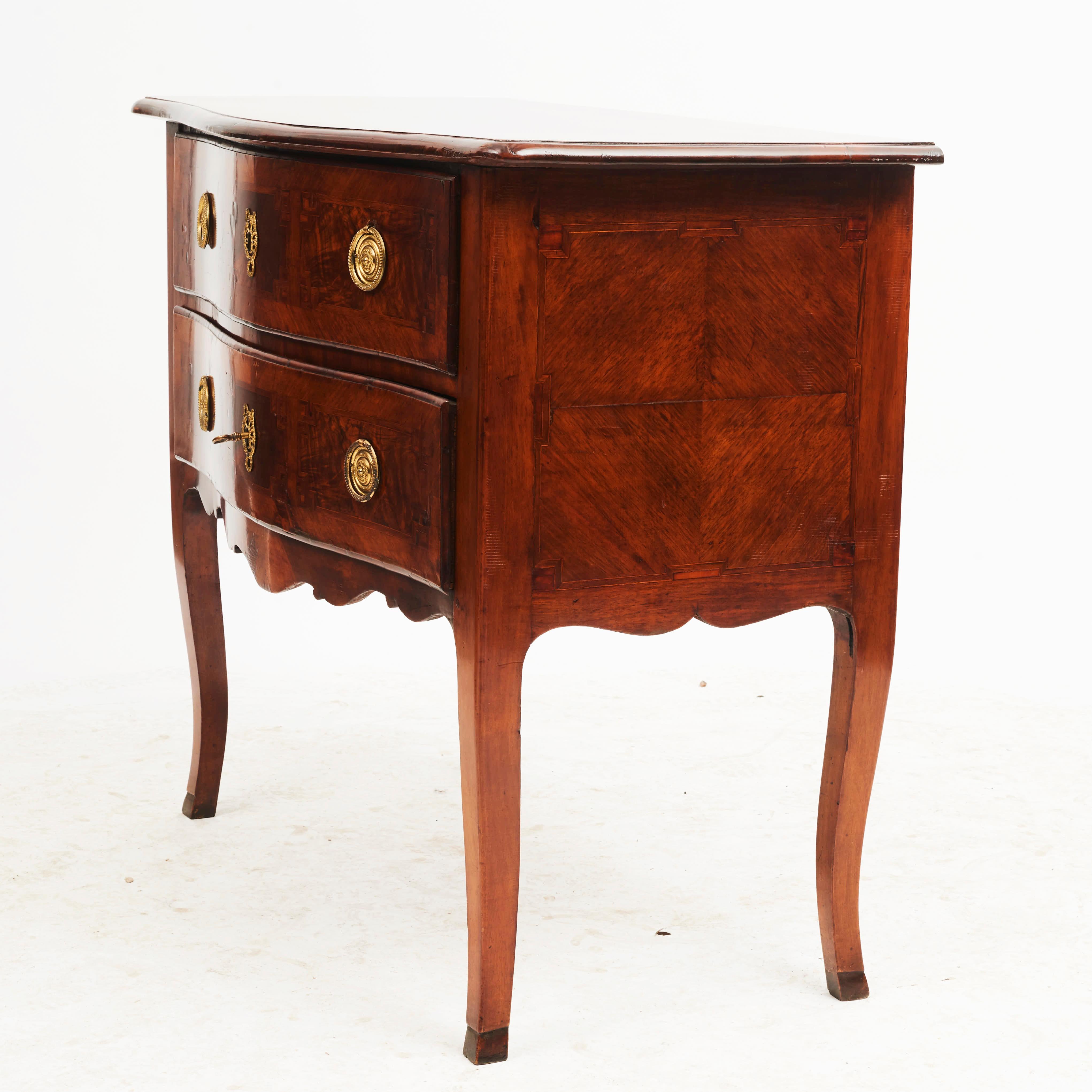 Italian 18th Century Régence Commode In Good Condition For Sale In Kastrup, DK