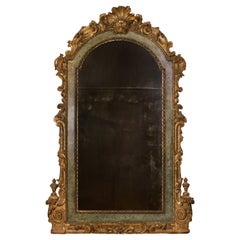 Miroir rococo italien du 18ème siècle avec plateau en arc de cercle peint et doré