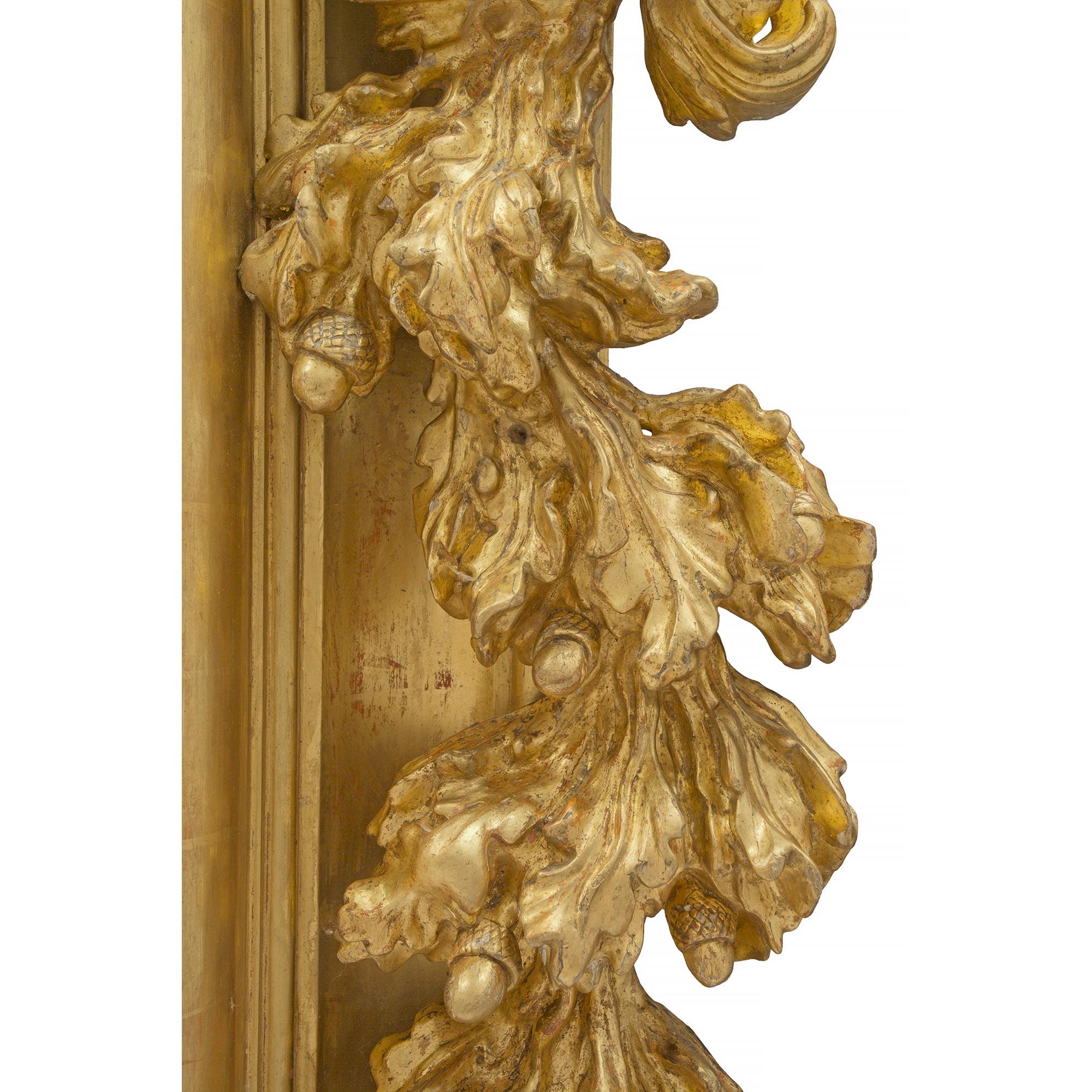 18th Century and Earlier Italian 18th Century Roman Rectangular Giltwood Mirror For Sale