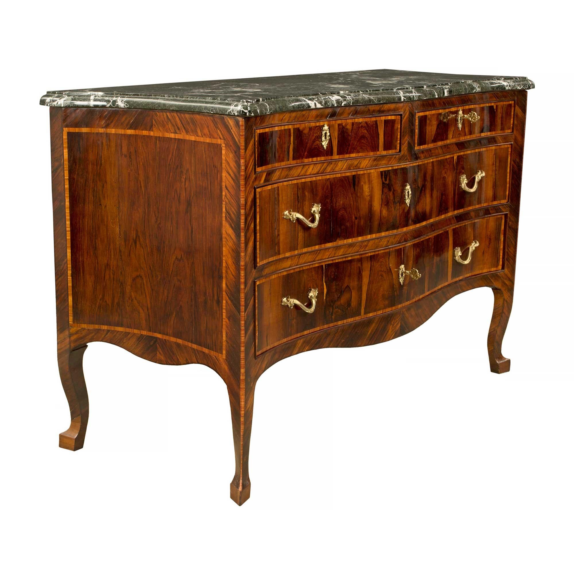 Italian 18th Century Rosewood and Kingwood Commode In Good Condition For Sale In West Palm Beach, FL