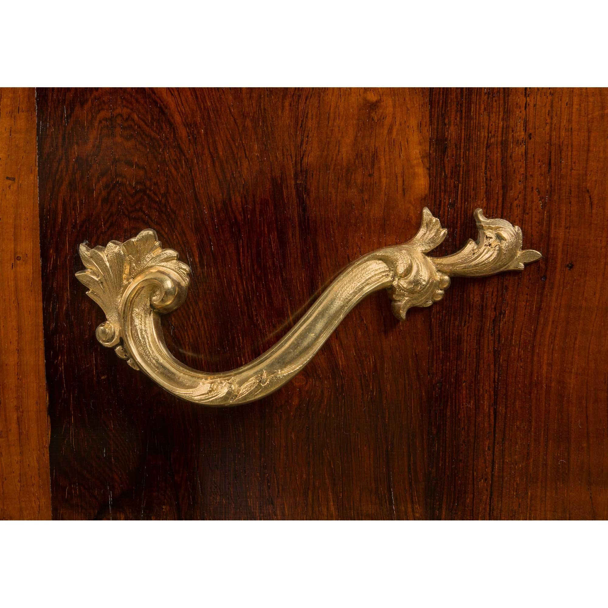 Commodo italiano del XVIII secolo in legno di palissandro e Kingwood in vendita 1