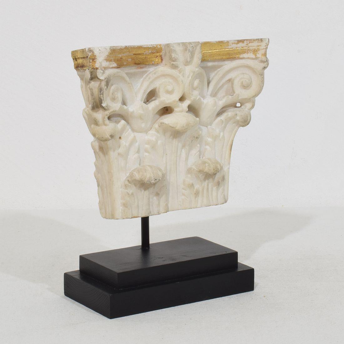 Neoclassical Italian, 18th Century, Small Carved White Marble Capital With Traces Of Gilding For Sale