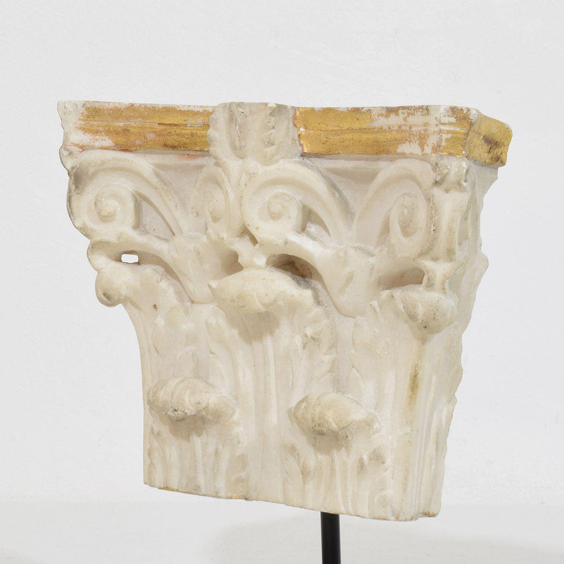 Italian, 18th Century, Small Carved White Marble Capital With Traces Of Gilding For Sale 3