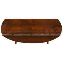 Italian 18th Century Solid Walnut Gateleg Table from Tuscany