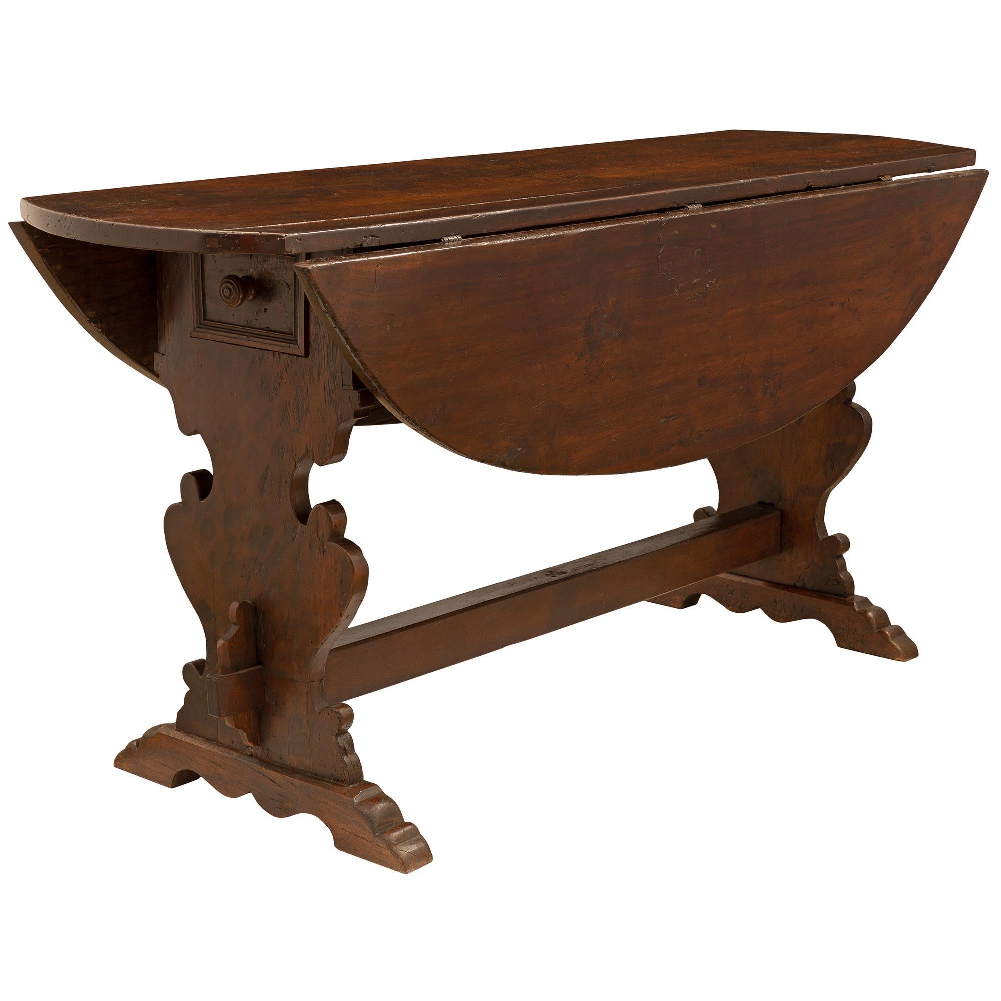 18th Century and Earlier Italian 18th Century Solid Walnut Gateleg Table from Tuscany For Sale