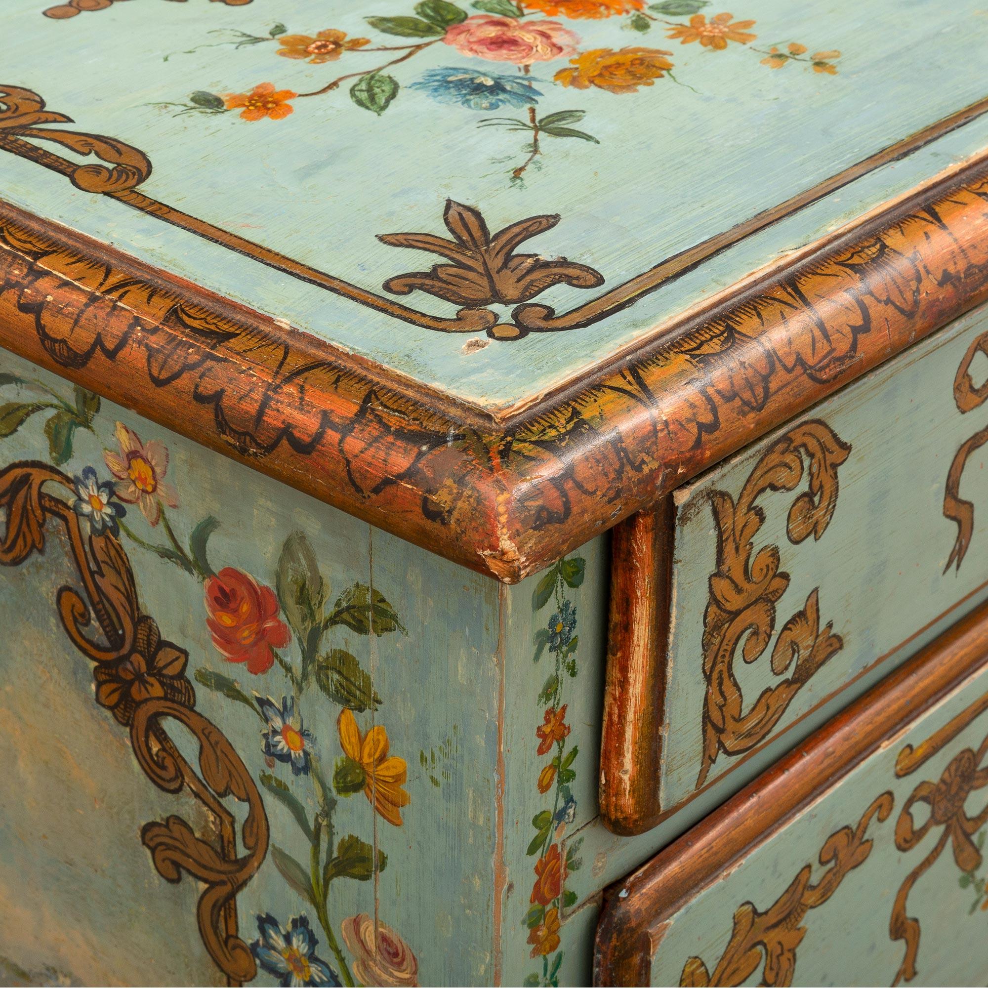 Italian 18th Century Three Drawer Hand Painted Chest In Good Condition For Sale In West Palm Beach, FL