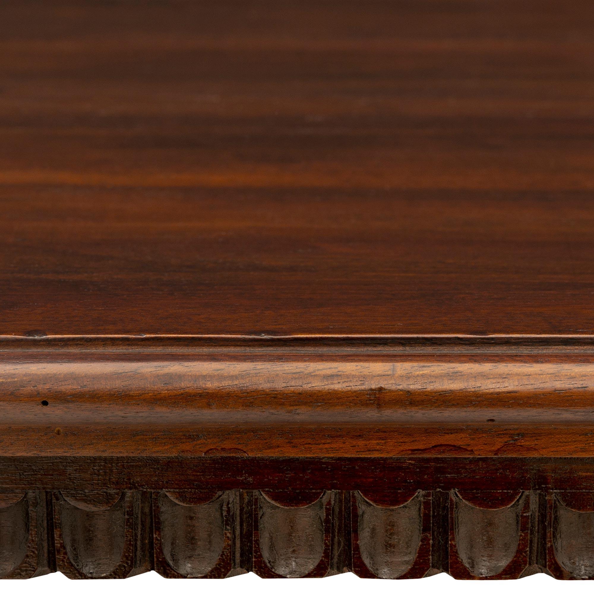 Table à tréteaux toscane italienne du 18ème siècle en noyer en vente 1