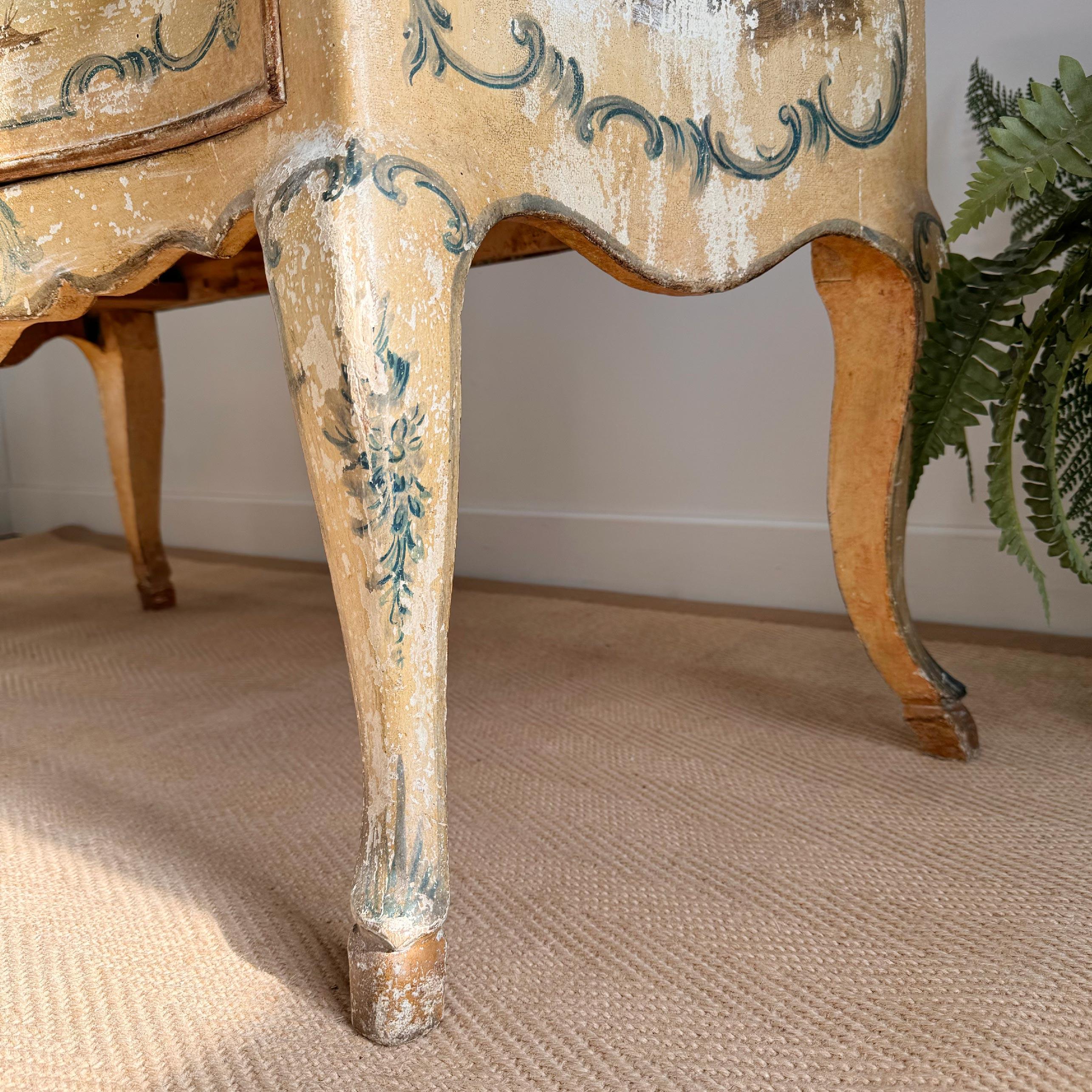 Italian 18th Century Venetian Hand Painted Chest Of Drawers For Sale 8
